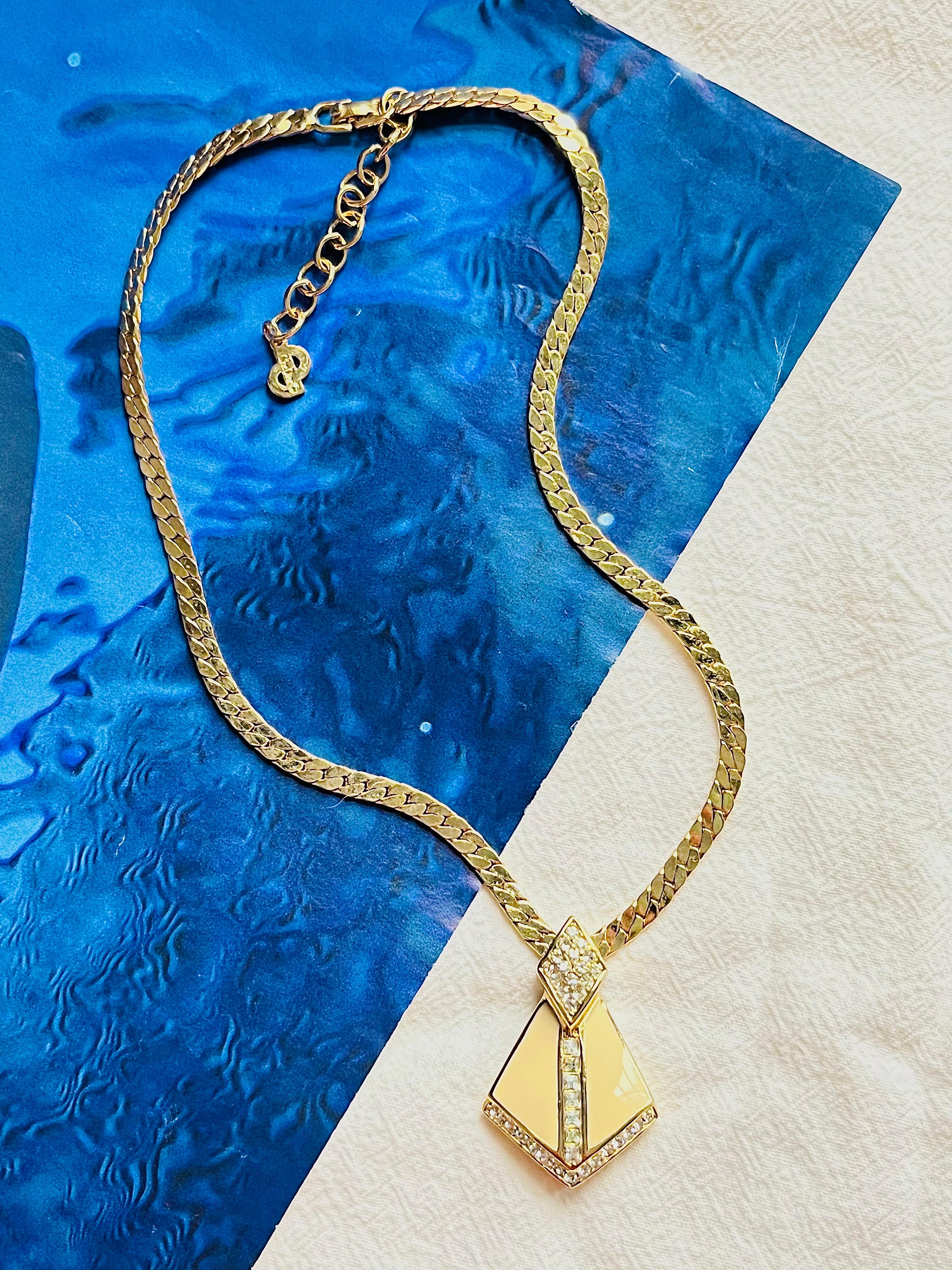 Christian Dior Vintage 1980s Beige Diamond Triangle Crystals Pendant Necklace In Excellent Condition For Sale In Wokingham, England
