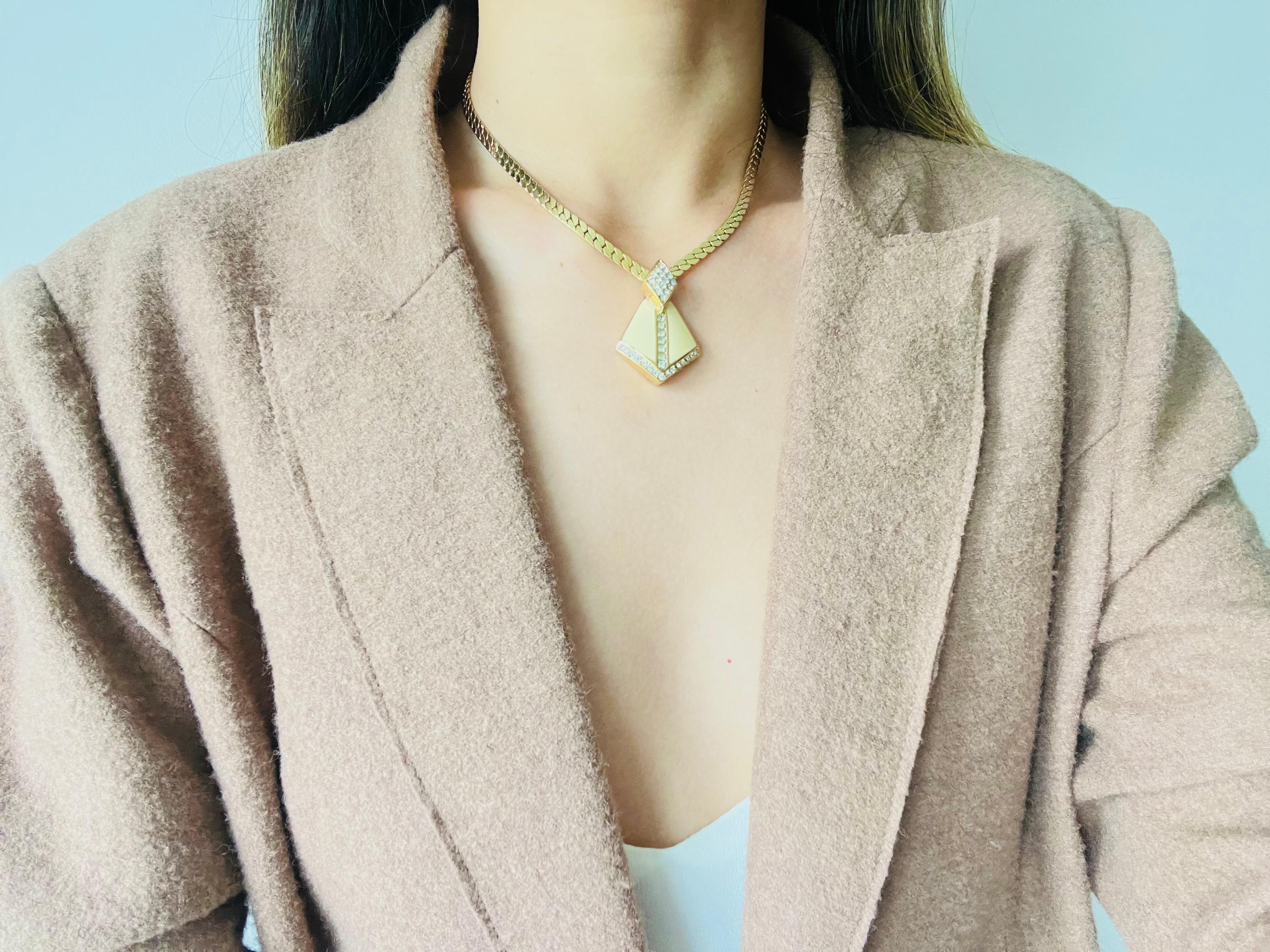 Christian Dior Vintage 1980s Beige Diamond Triangle Crystals Pendant Necklace For Sale 1