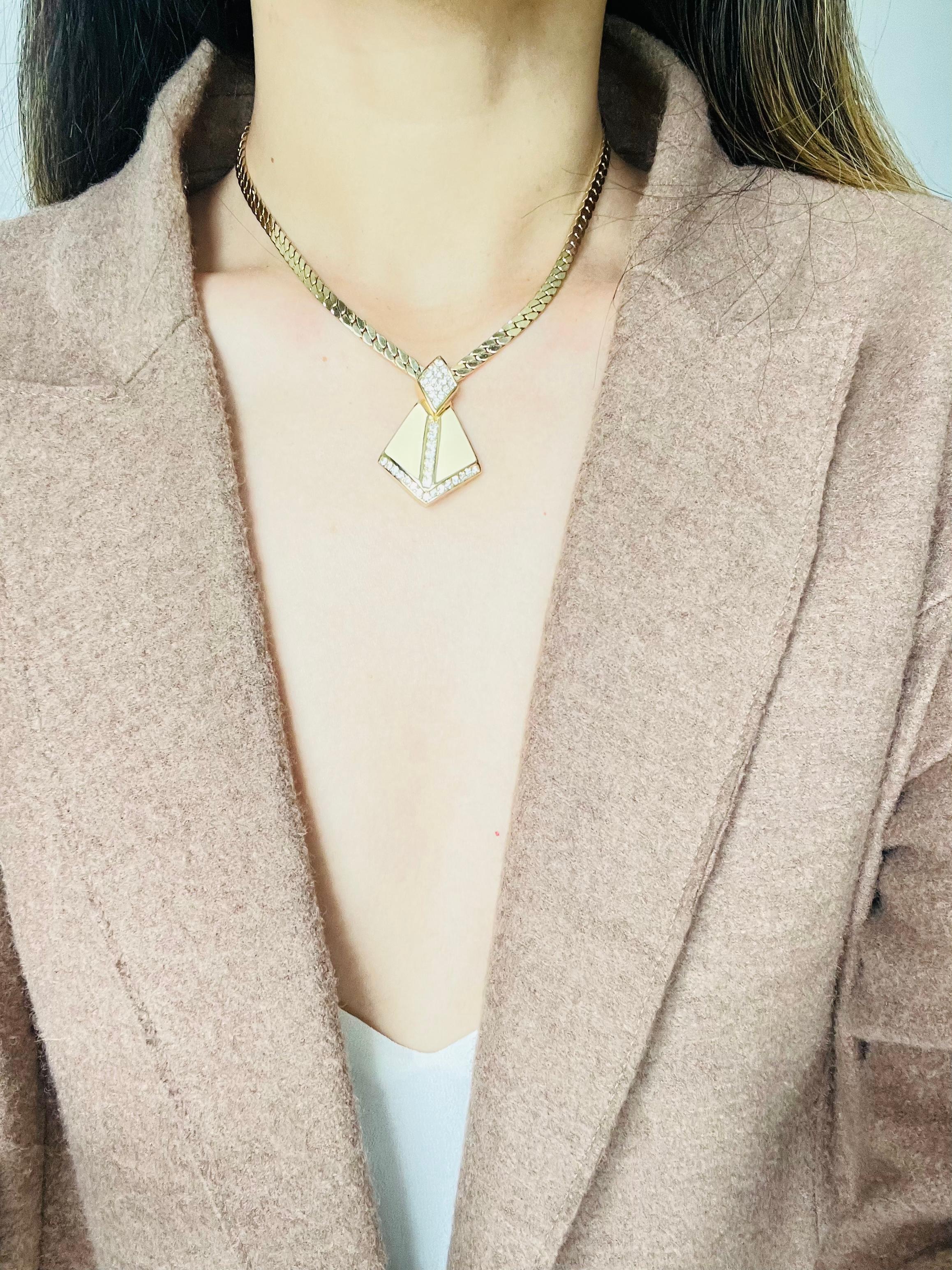 Christian Dior Vintage 1980s Beige Diamond Triangle Crystals Pendant Necklace For Sale 2