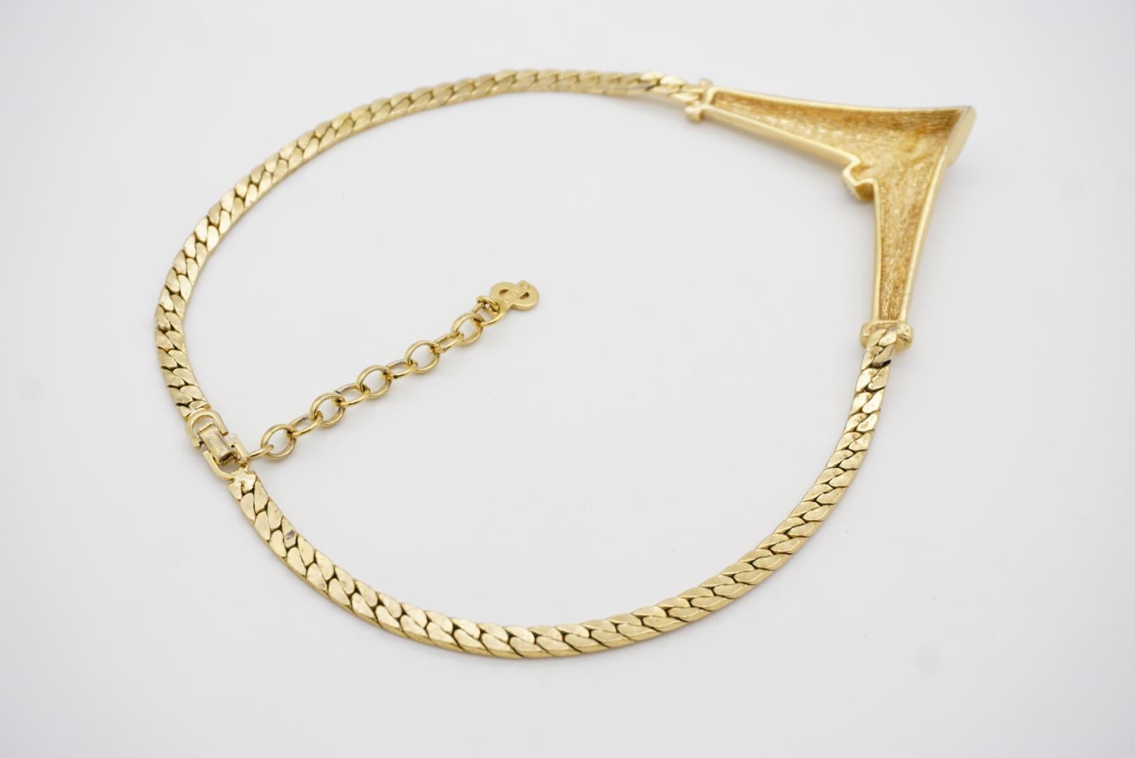 Christian Dior Vintage 1980s Beige Triangle Diamond Crystals Pendant Necklace 6