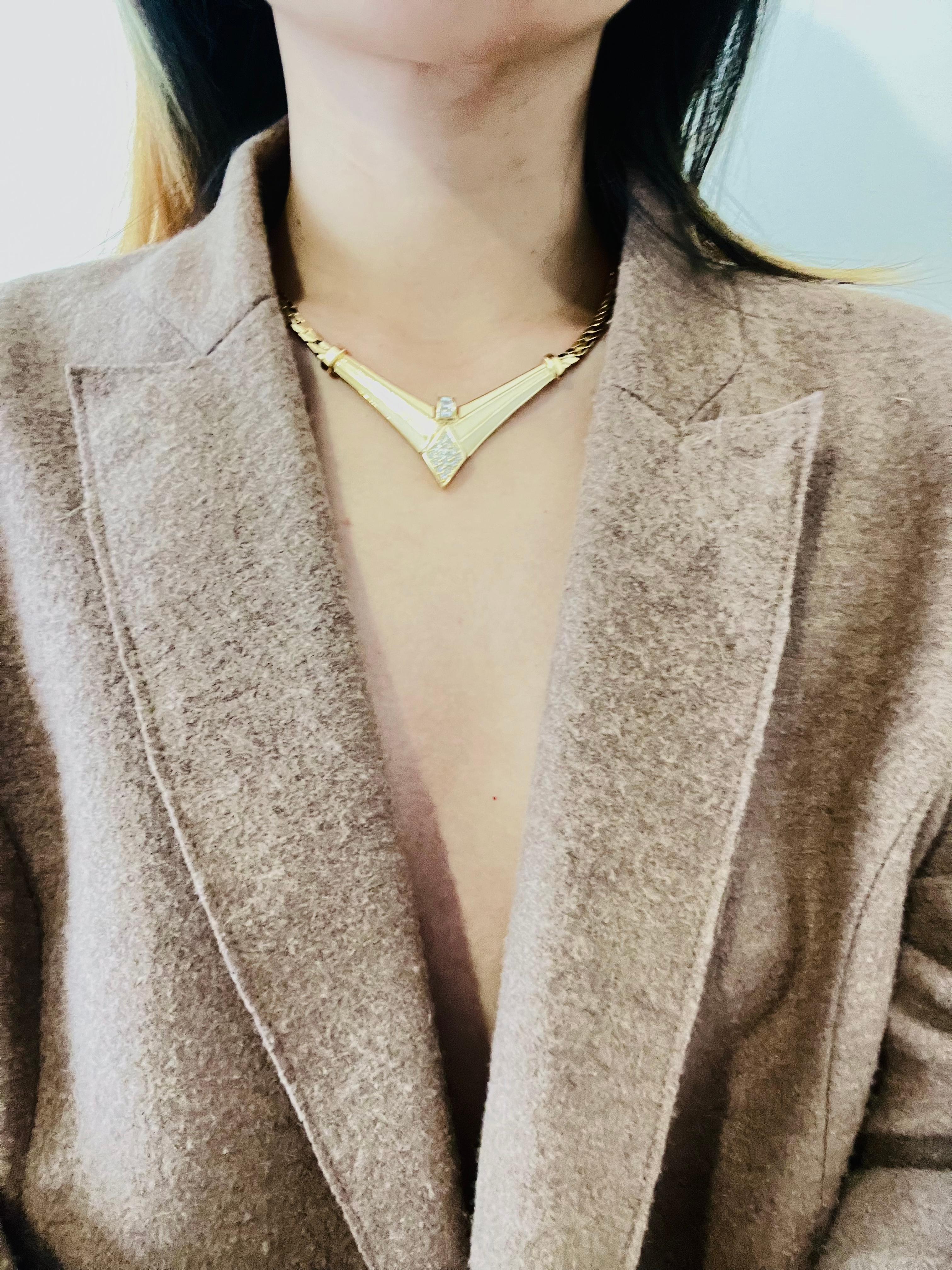 Christian Dior Vintage 1980s Beige Triangle Diamond Crystals Pendant Necklace In Good Condition For Sale In Wokingham, England
