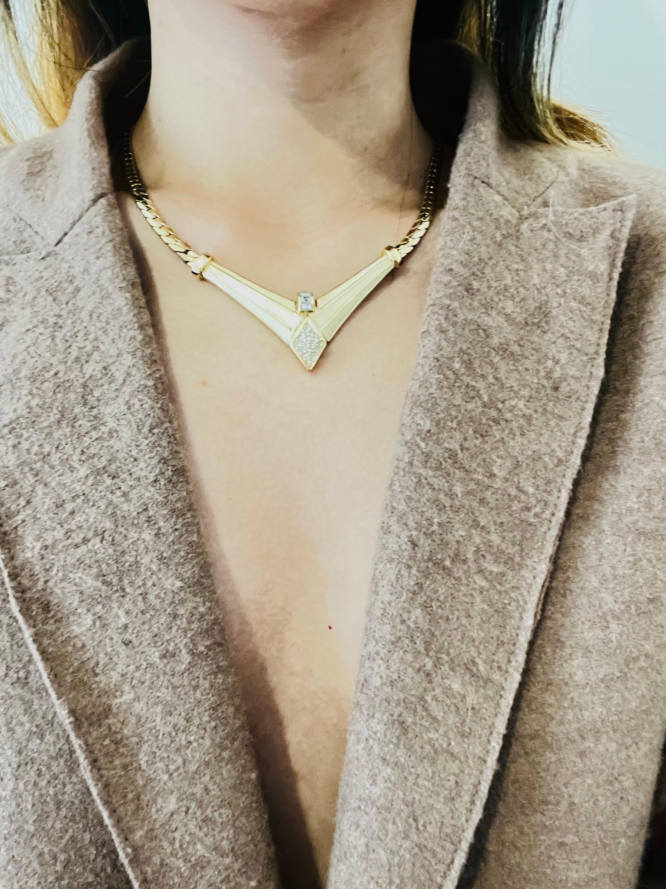 Christian Dior Vintage 1980s Beige Triangle Diamond Crystals Pendant Necklace 1
