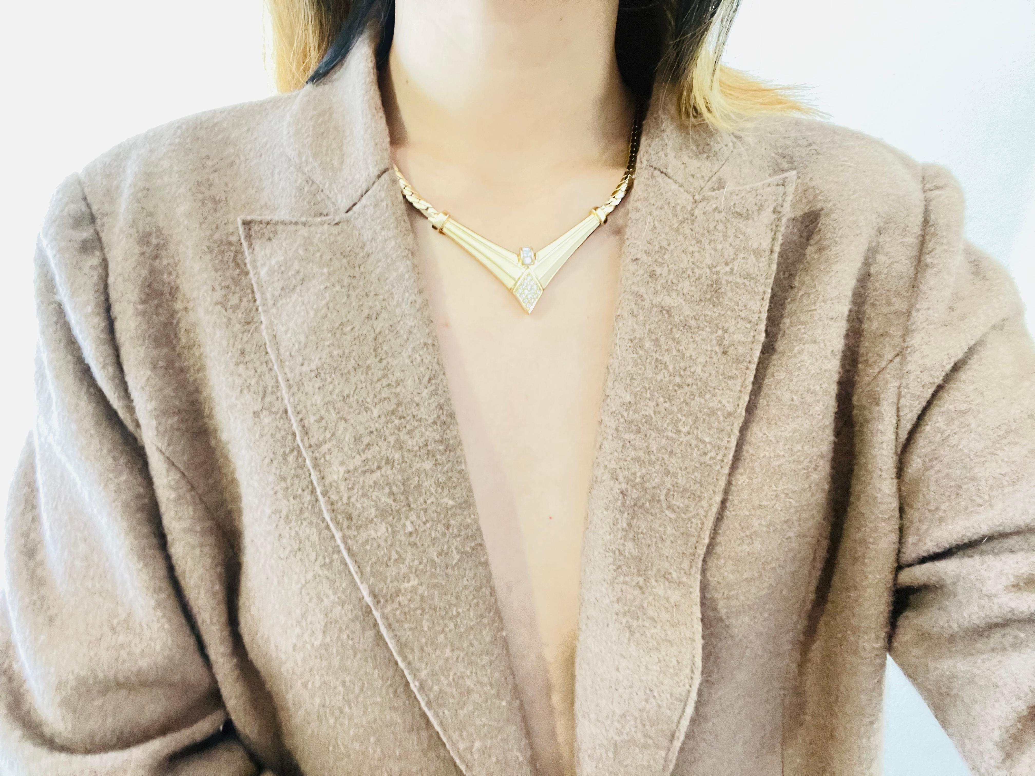 Christian Dior Vintage 1980s Beige Triangle Diamond Crystals Pendant Necklace 2