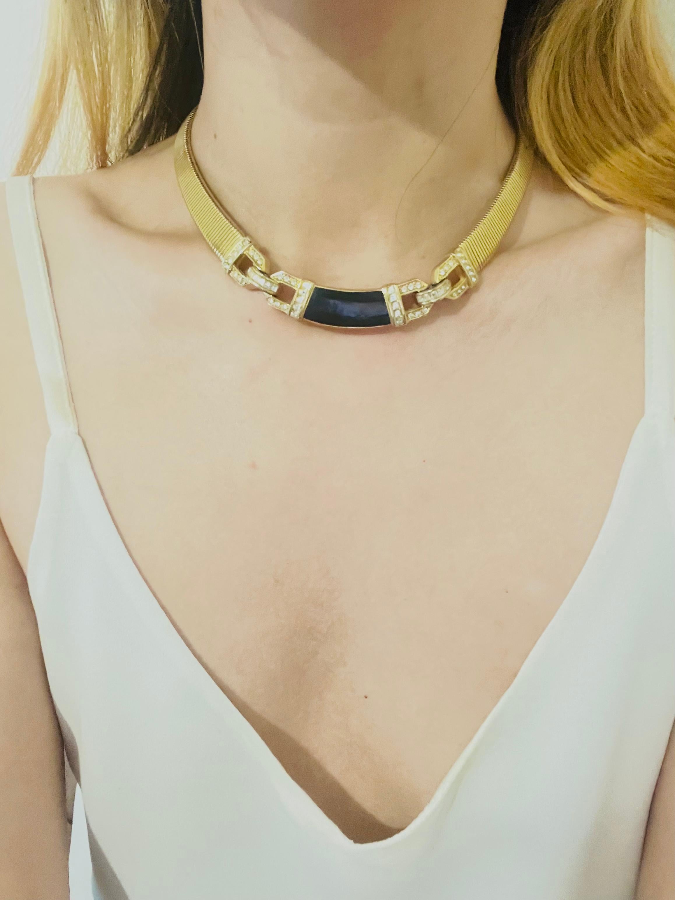 Christian Dior Vintage 1980er Jahre Schwarze ineinandergreifende Omega Choker-Halskette mit Kristallen im Angebot 1