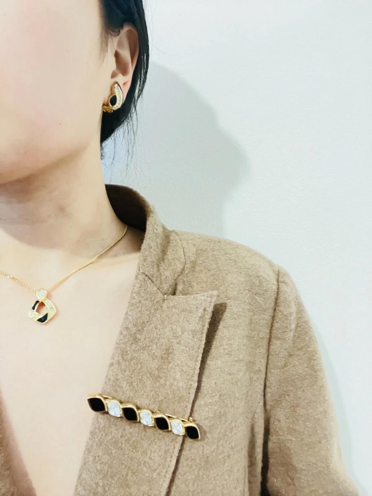 Christian Dior Vintage 1980er Jahre Schwarz Emaille Kristalle Lange Bar Spiral Twist Brosche im Angebot 4