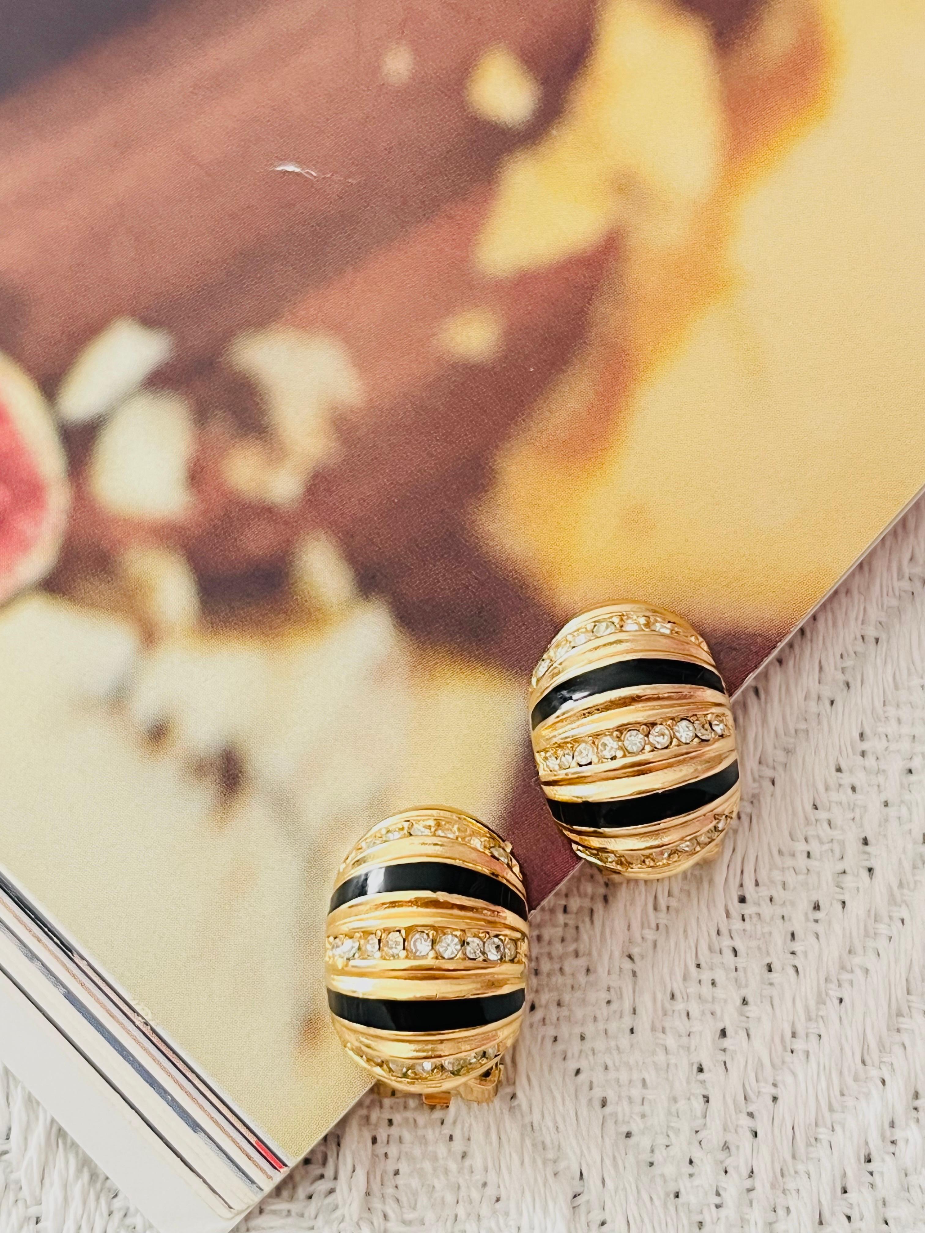 Christian Dior Vintage Años 80 Cristales de esmalte negro Pendientes de clip de cúpula sinuosa en Bueno estado para la venta en Wokingham, England