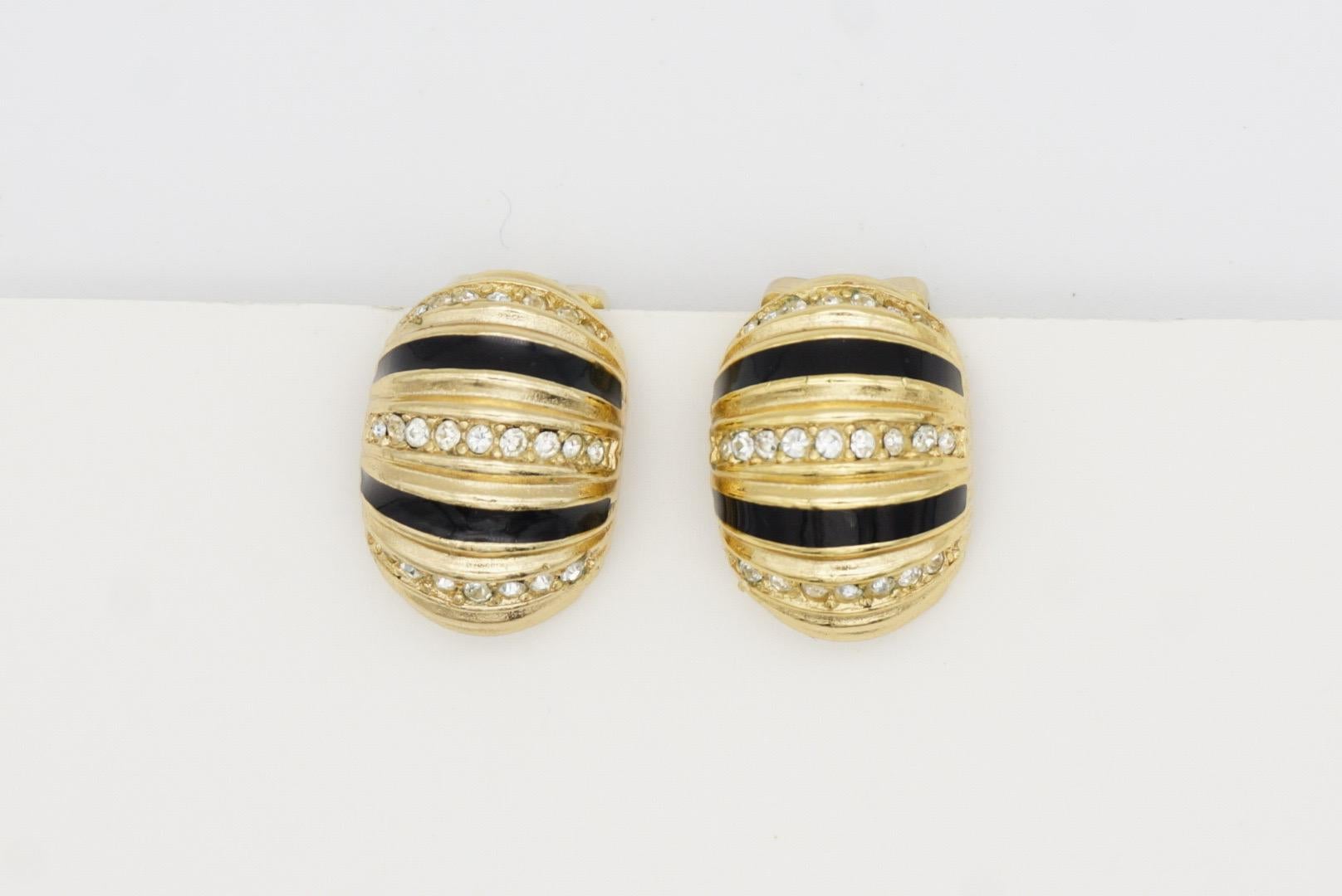 Christian Dior Vintage Años 80 Cristales de esmalte negro Pendientes de clip de cúpula sinuosa en venta 4