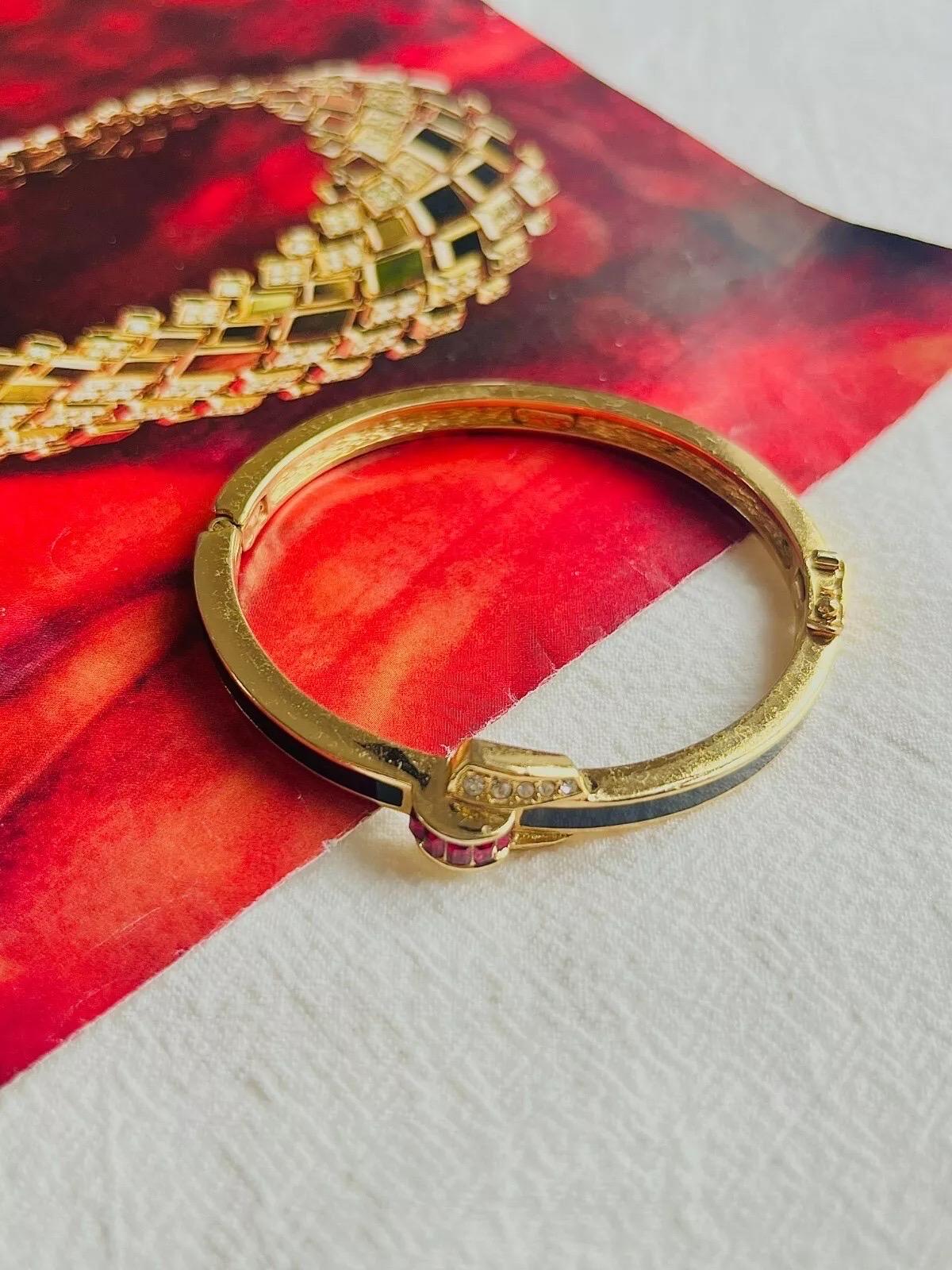 Christian Dior Vintage Años 80 Esmalte negro Cristales de rubí Brazalete puño Pulsera en Bueno estado para la venta en Wokingham, England