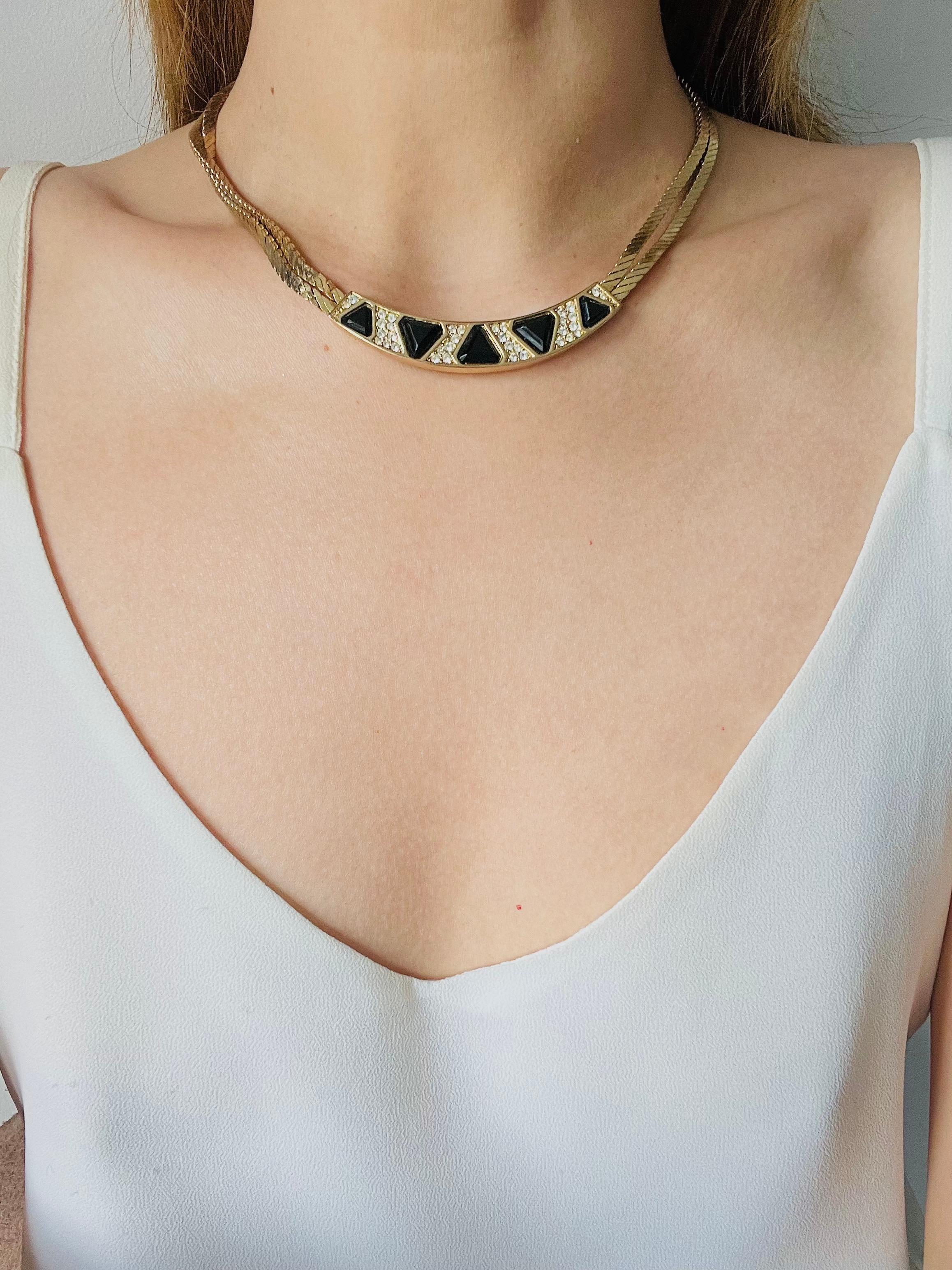 Christian Dior Vintage anni '80 Collana a doppio strato con triangolo nero e cristalli in vendita 1