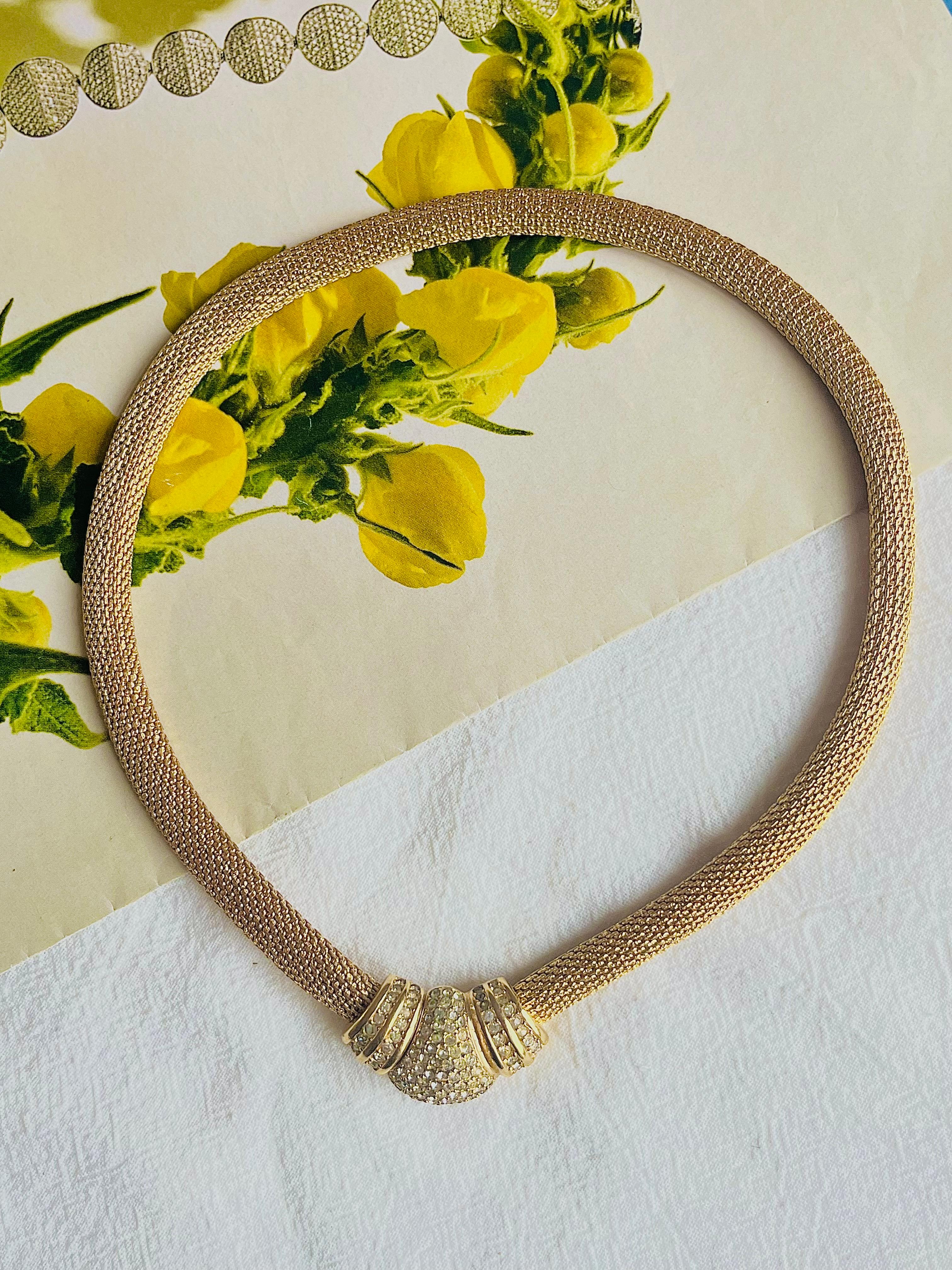 Christian Dior Vintage 1980s Button Whole Crystals Omega Snake Mesh Necklace In Good Condition For Sale In Wokingham, England