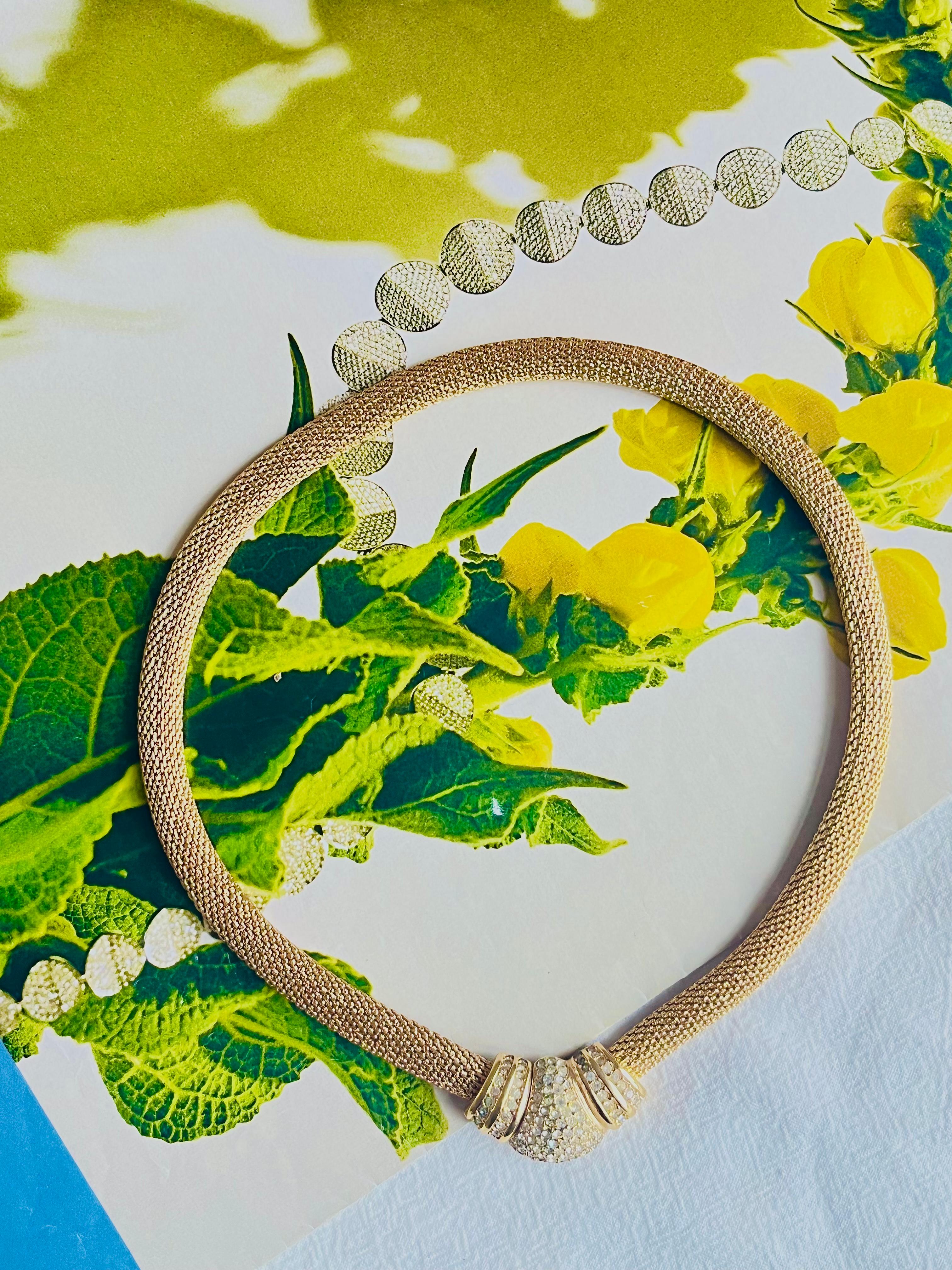 Christian Dior Vintage 1980s Button Whole Crystals Omega Snake Mesh Necklace For Sale 1