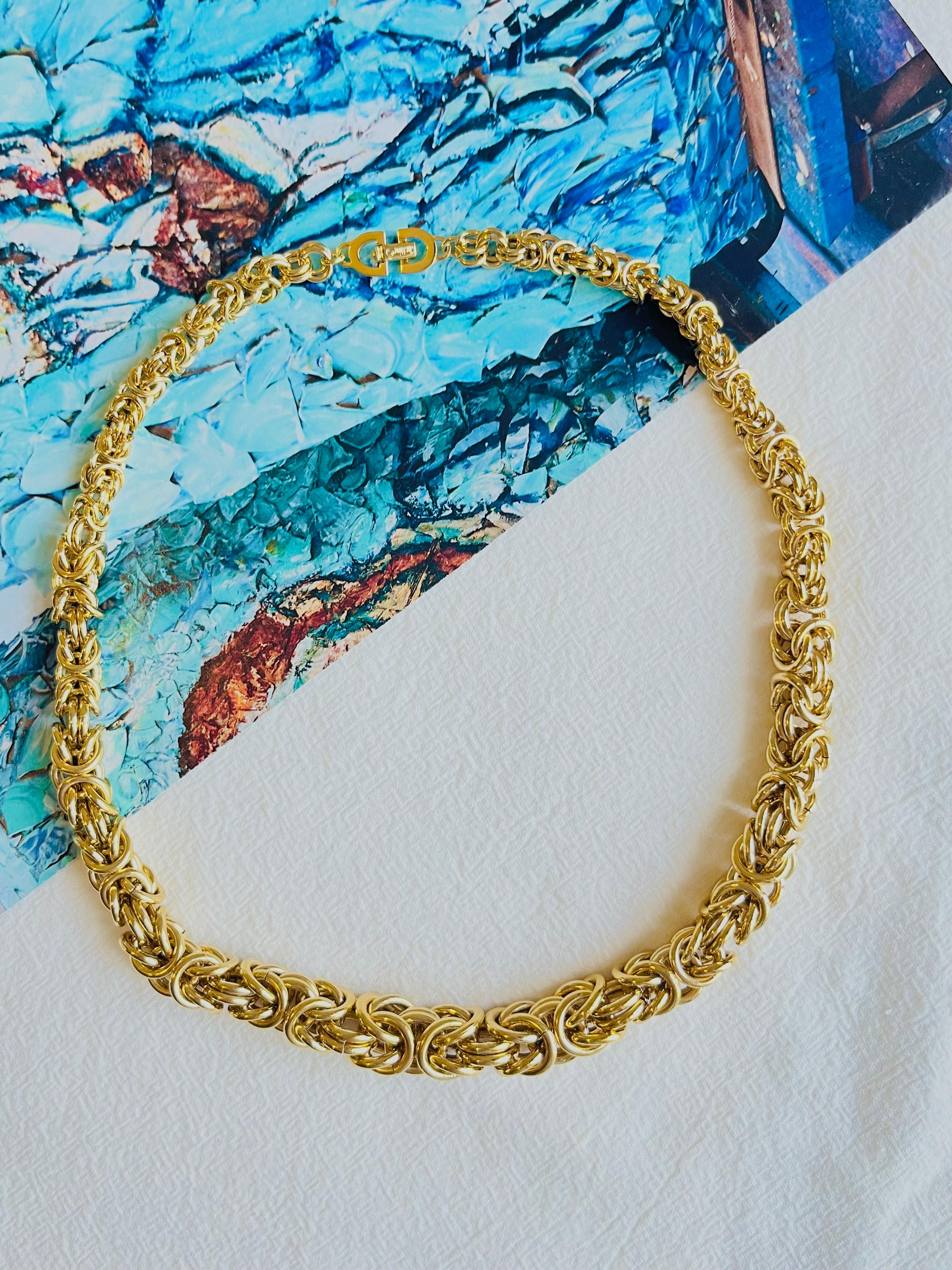 Christian Dior Vintage 1980s Byzantine Braid Royal Mesh Knot Link Rope Unisex Modernist Chunky Statement Necklace, Gold Plated

Very excellent condition. 100% Genuine. Rare to find.

The necklace is sure to make a statement. Its unique tapered