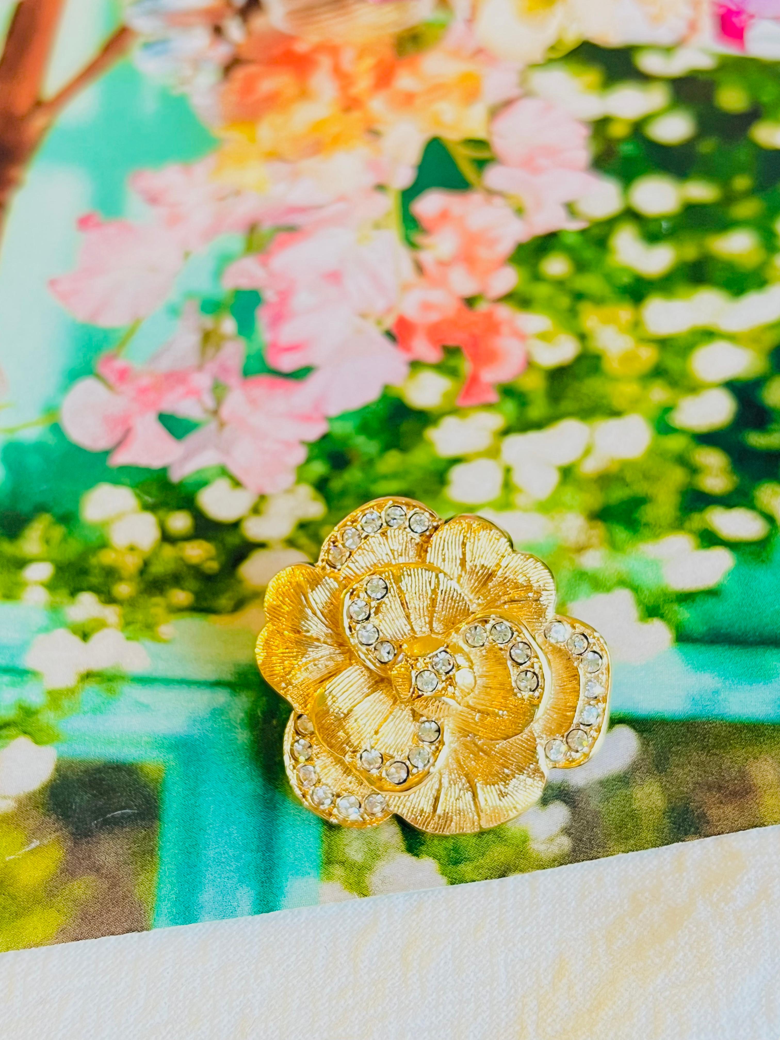 Christian Dior Vintage 1980s Camellia Crystal Layer Rose Gold Flower Pin Brooch In Excellent Condition In Wokingham, England