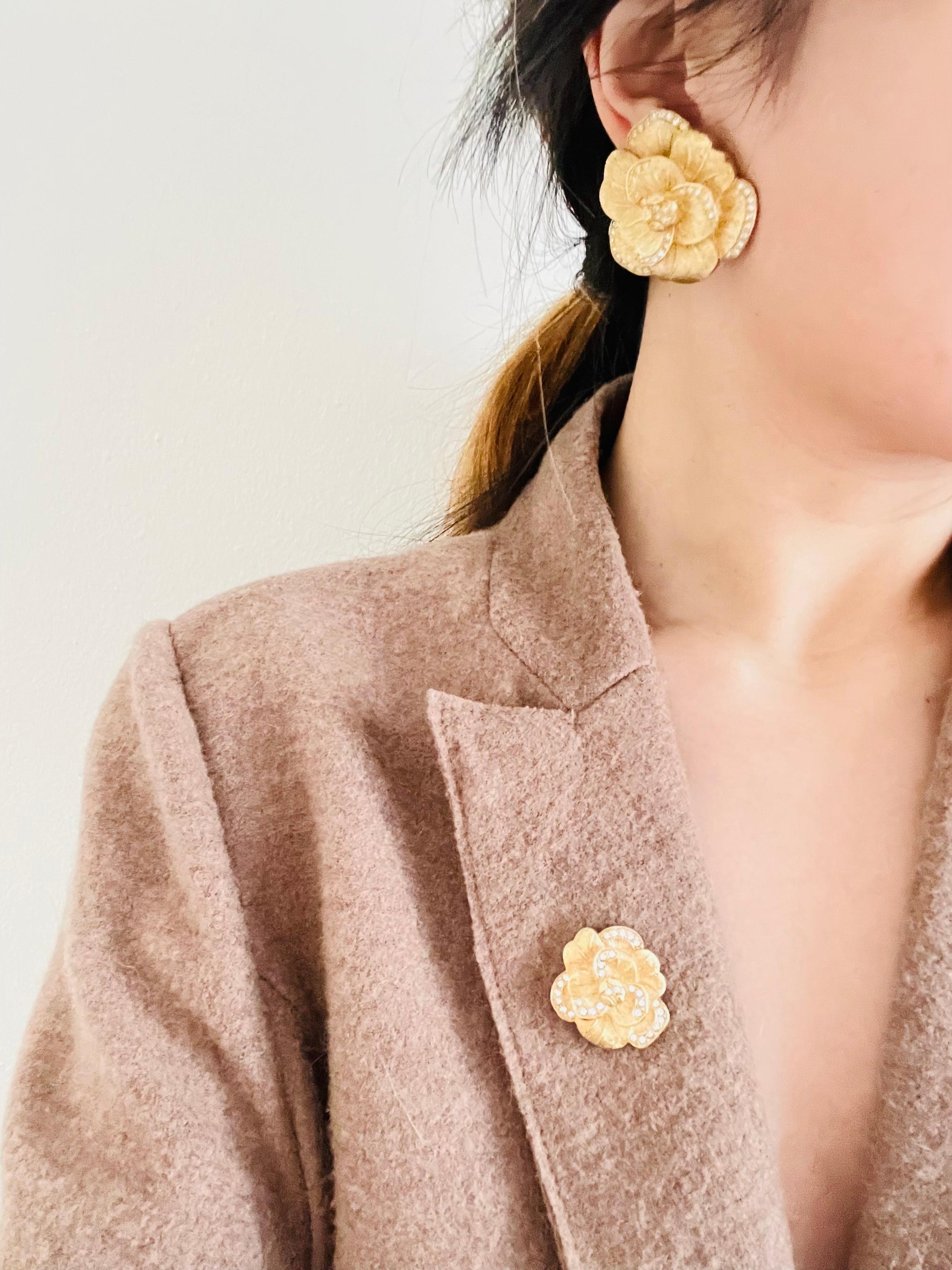 Women's or Men's Christian Dior Vintage 1980s Camellia Crystal Layer Rose Gold Flower Pin Brooch