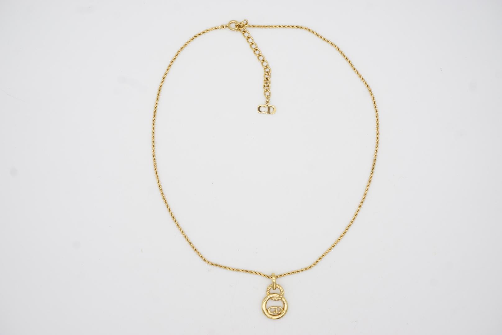 Christian Dior Vintage 1980er CD Logo-Monogramm-Halskette mit durchbrochenem Kreis-Anhänger im Angebot 5