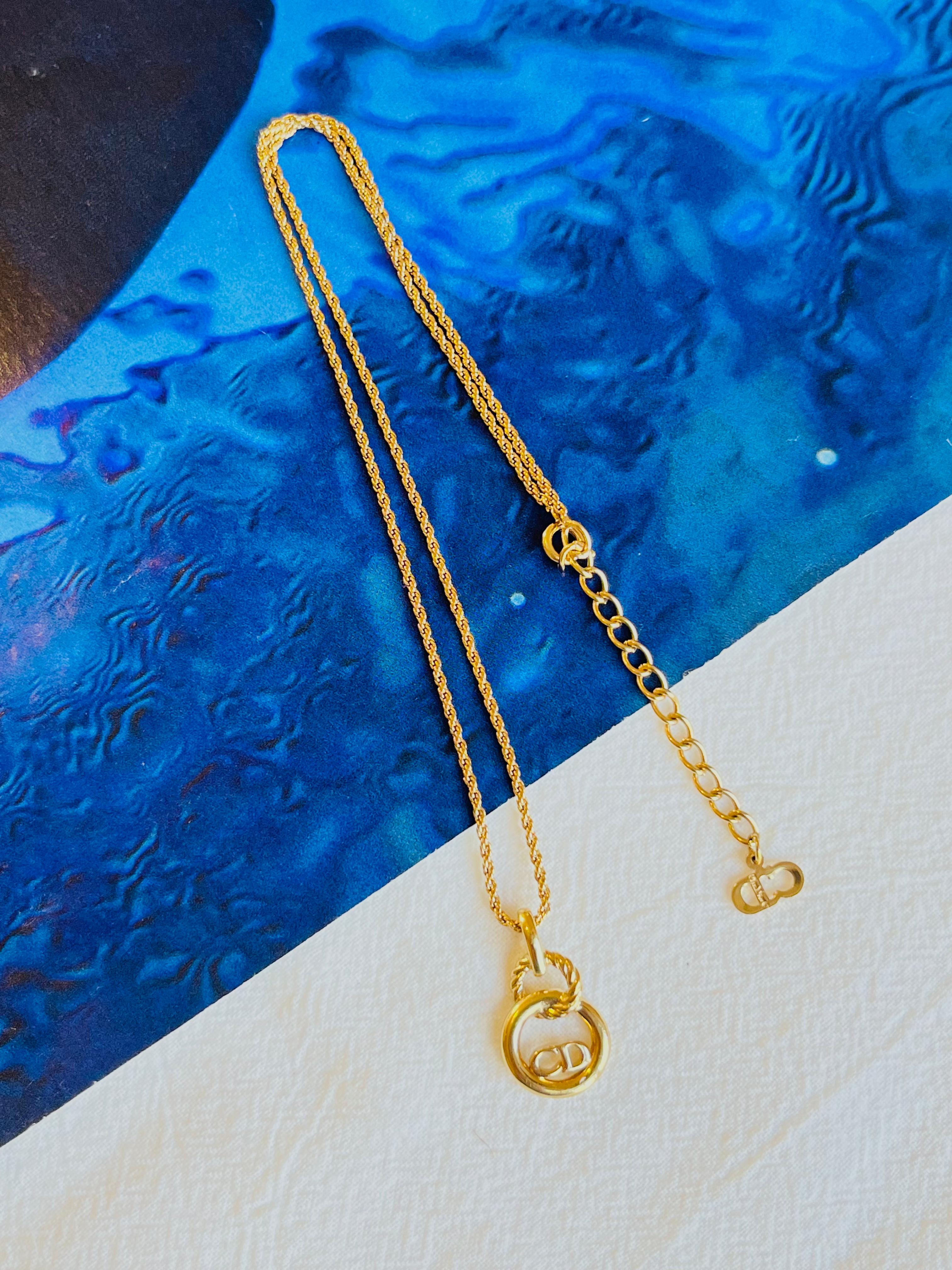 Christian Dior Vintage 1980er CD Logo-Monogramm-Halskette mit durchbrochenem Kreis-Anhänger im Zustand „Hervorragend“ im Angebot in Wokingham, England