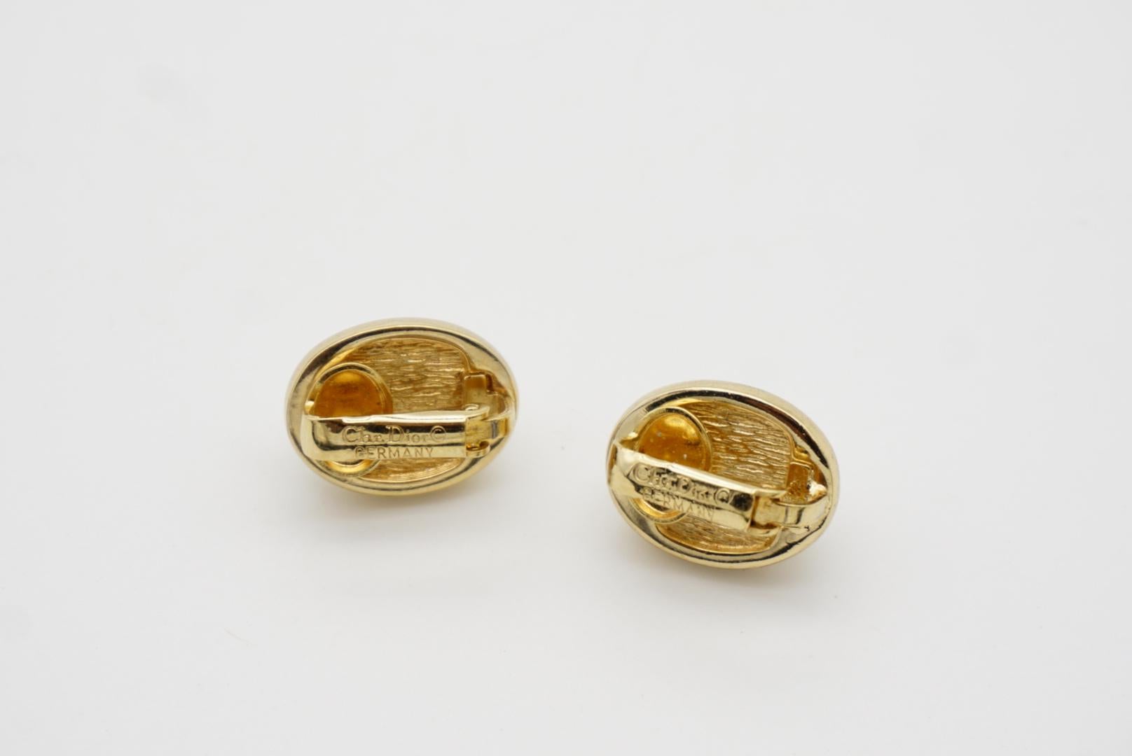 Christian Dior Vintage 1980s Classic Bright White Pearl Oval Gold Clip Earrings For Sale 12