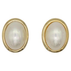 Christian Dior Vintage 1980s Classic Bright White Pearl Oval Gold Clip Ohrringe