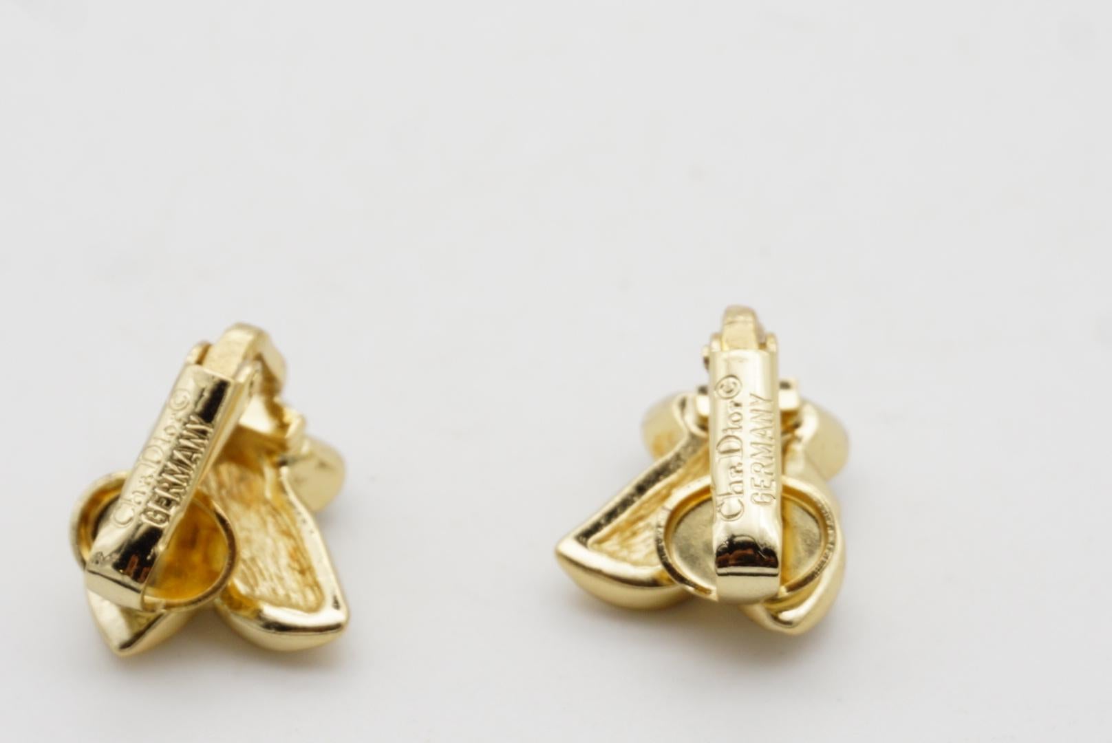 Christian Dior Vintage 1980s Cluster Sapphire Flower Leaf Crystal Clip Earrings For Sale 9