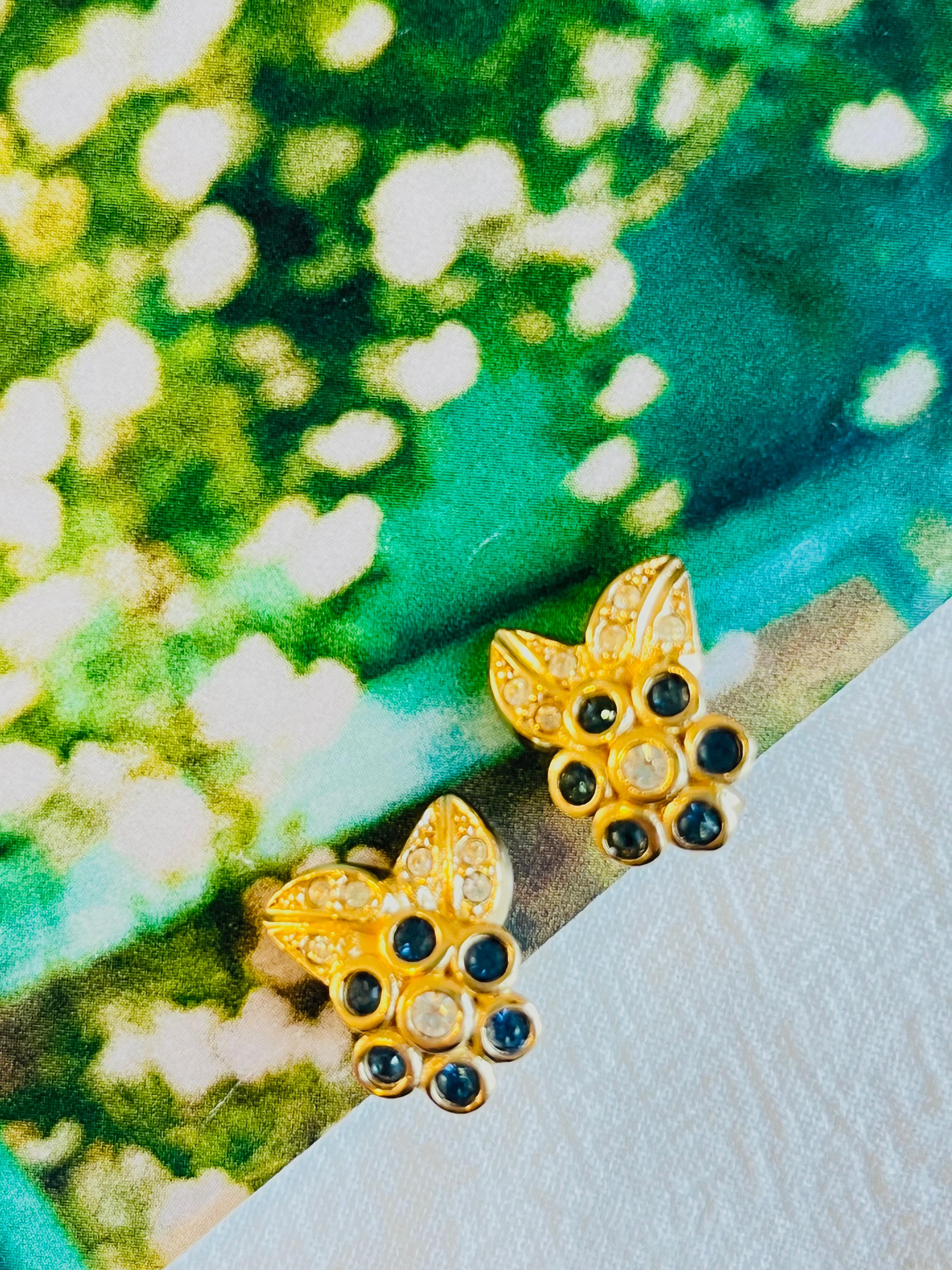 Christian Dior Vintage 1980s Cluster Sapphire Flower Leaf Crystal Clip Earrings In Excellent Condition For Sale In Wokingham, England