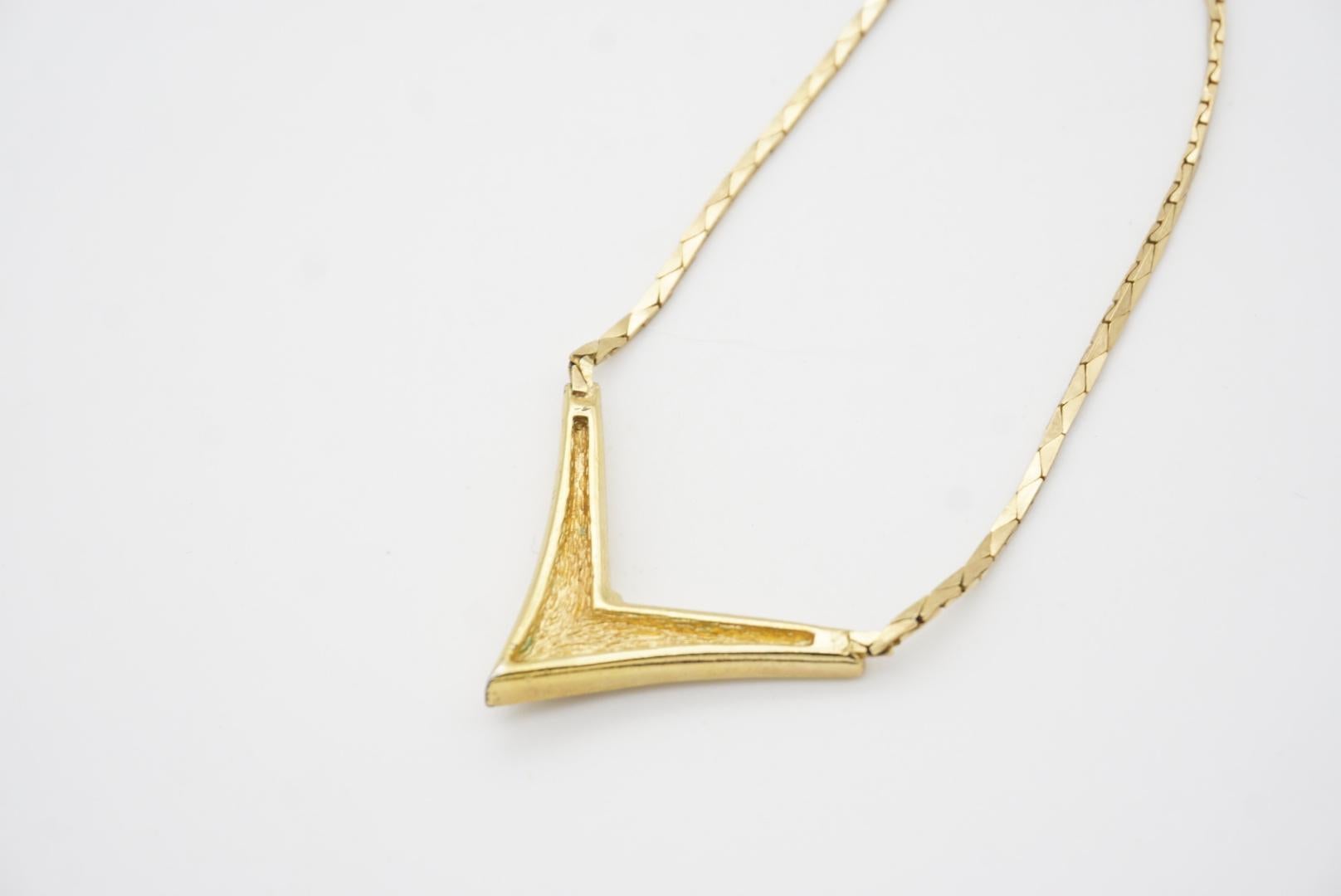 Christian Dior Vintage 1980s Cream Enamel Triangle Crystals Gold Chain Necklace For Sale 7