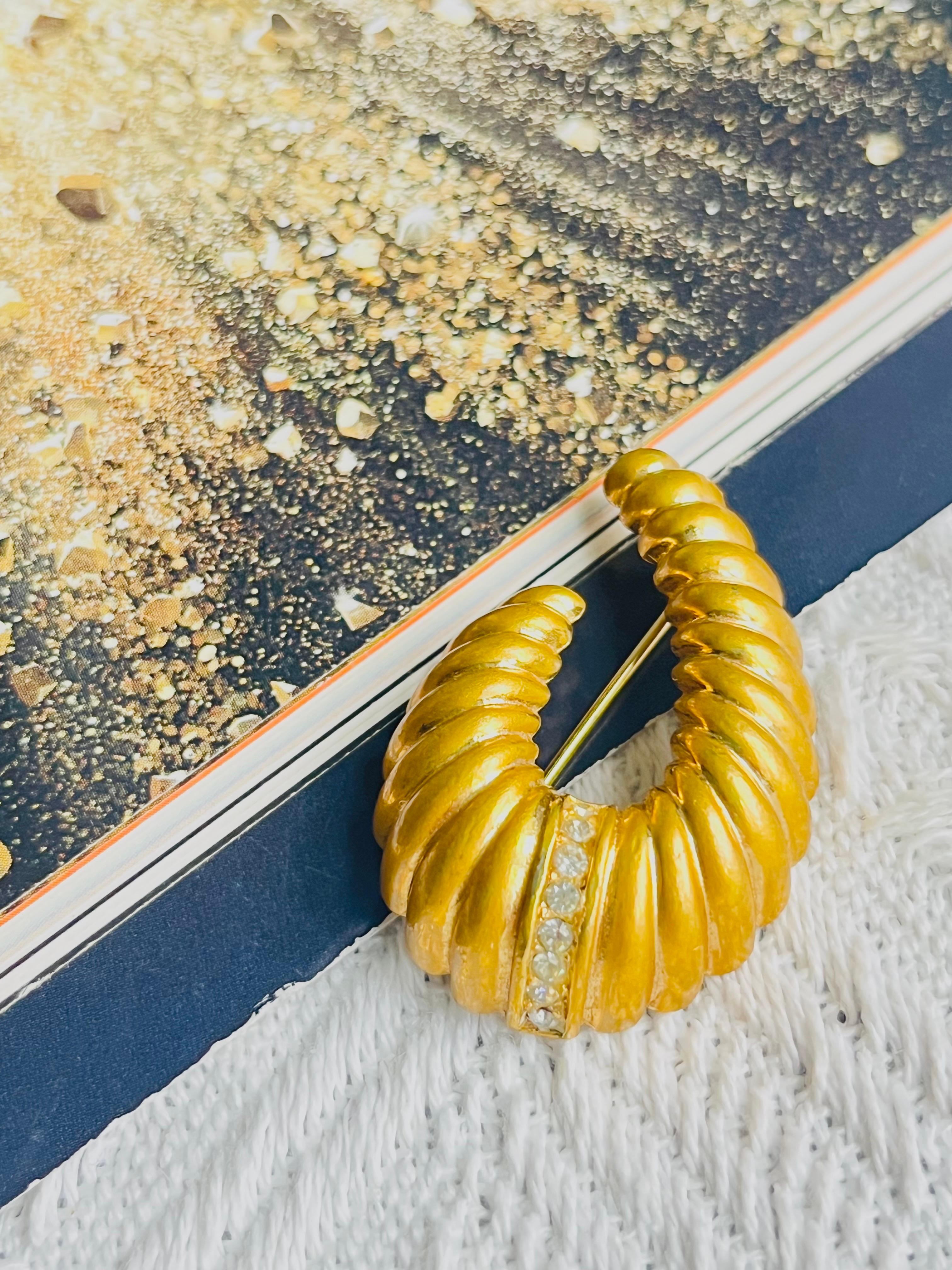 Christian Dior Vintage 1980s Croissant Oval Horn Shell Swirl Crystals Brooch In Good Condition In Wokingham, England