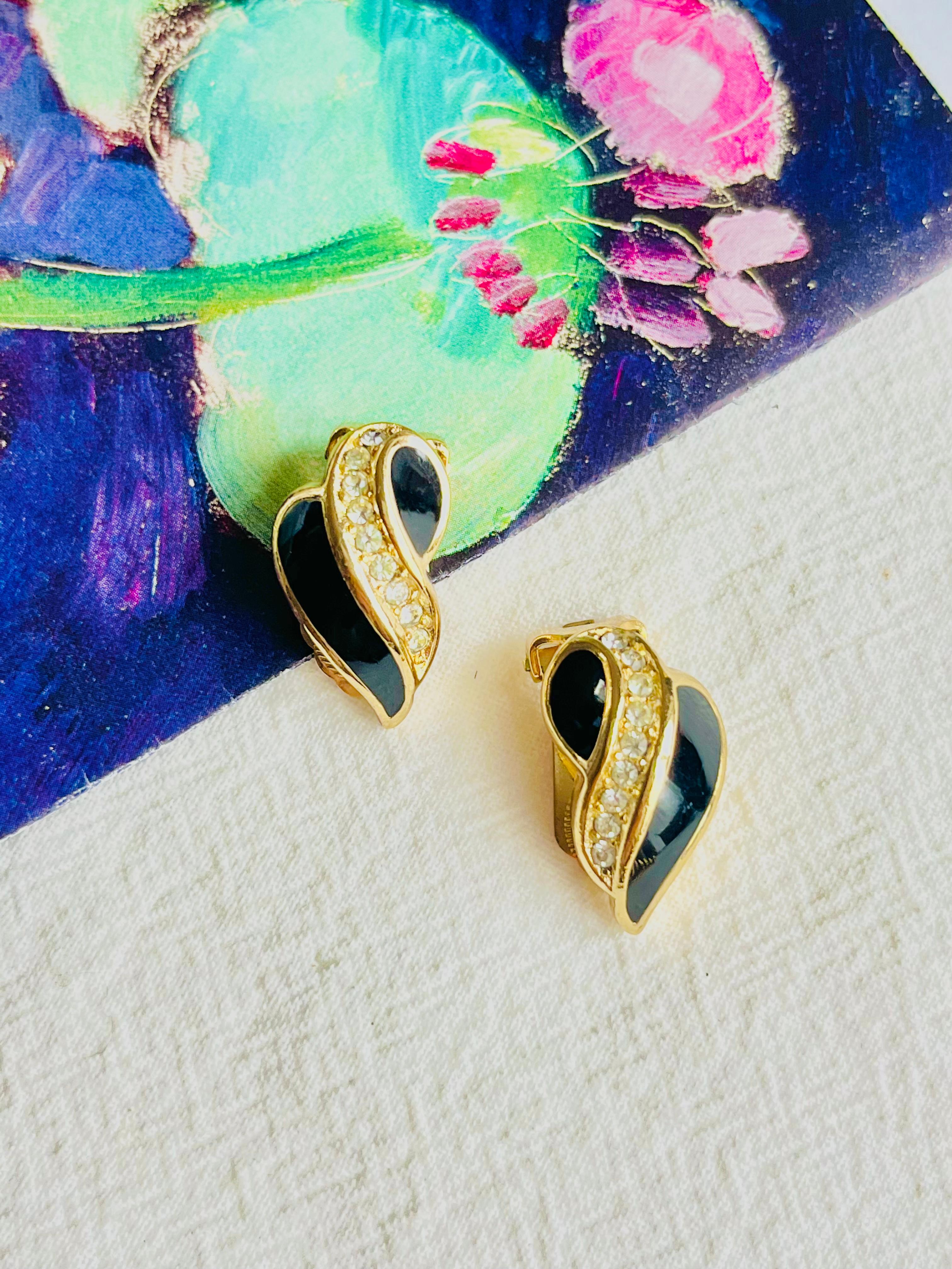 Christian Dior Vintage 1980s Crystals Black Enamel Leaf Fire Gold Clip Earrings In Excellent Condition For Sale In Wokingham, England
