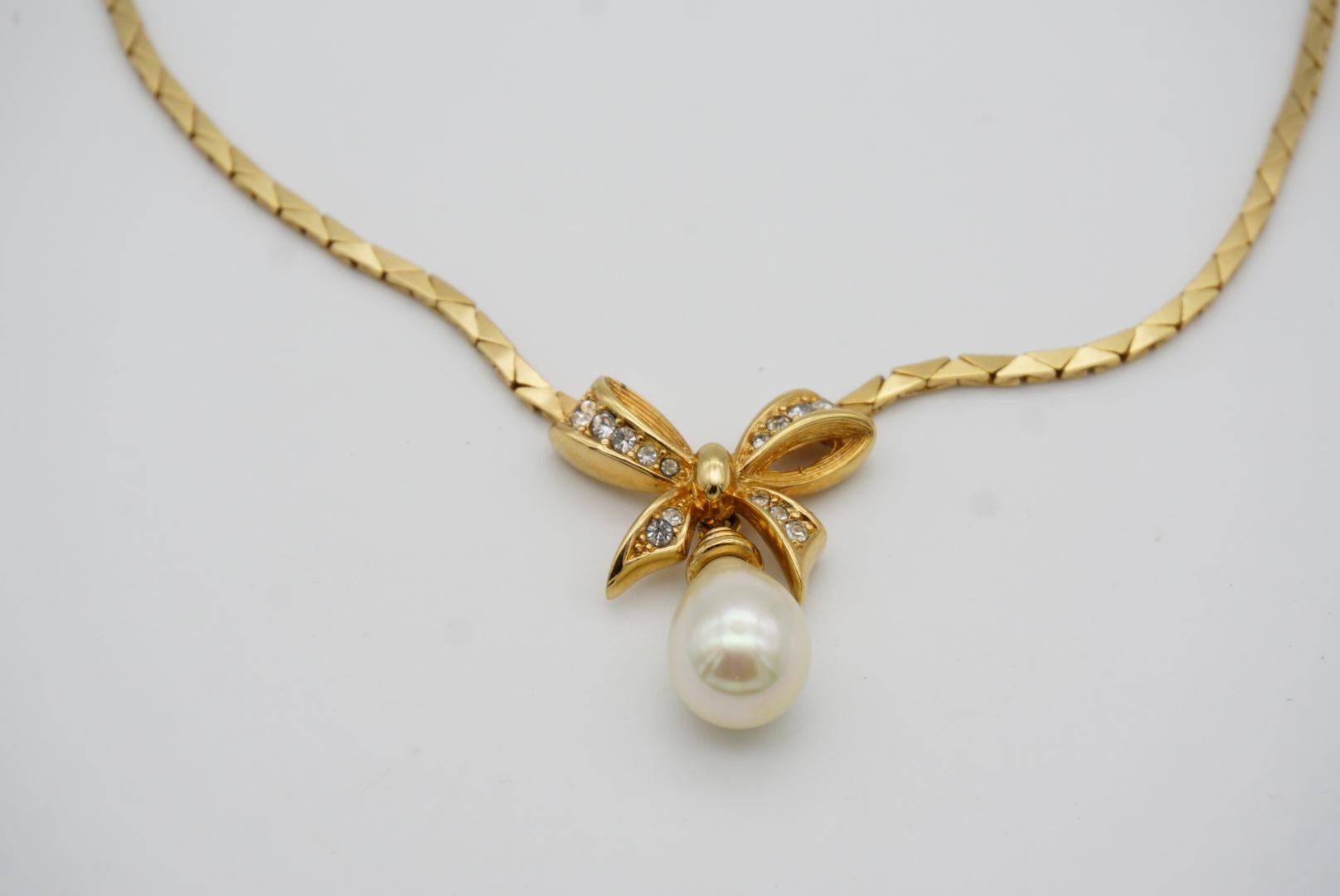 Christian Dior Vintage 1980s Crystals Bow Pearl Teardrop Gold Pendant Necklace  For Sale 3