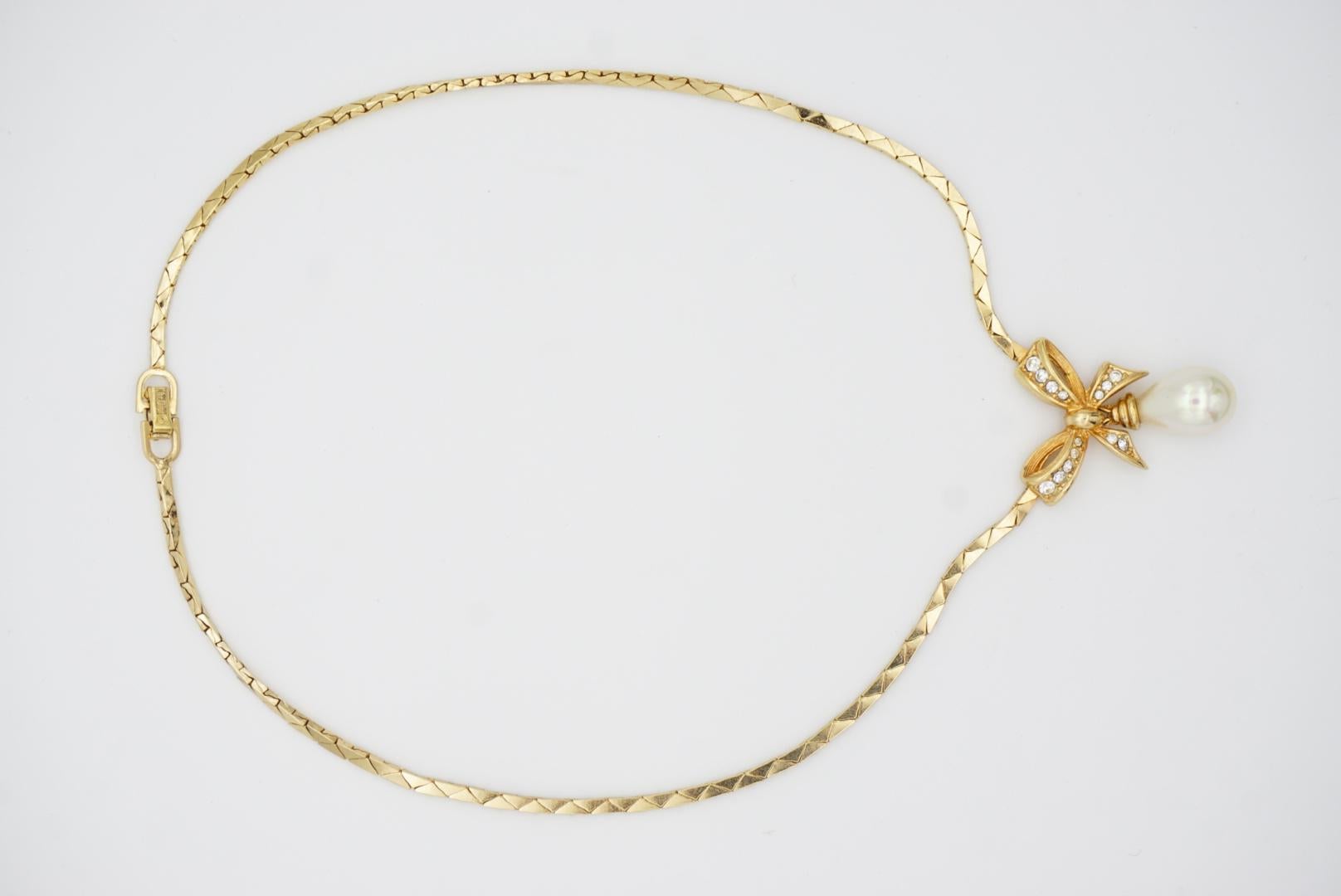Christian Dior Collier pendentif vintage en or avec nœud en cristal et perles en forme de goutte d'eau, années 1980  en vente 9