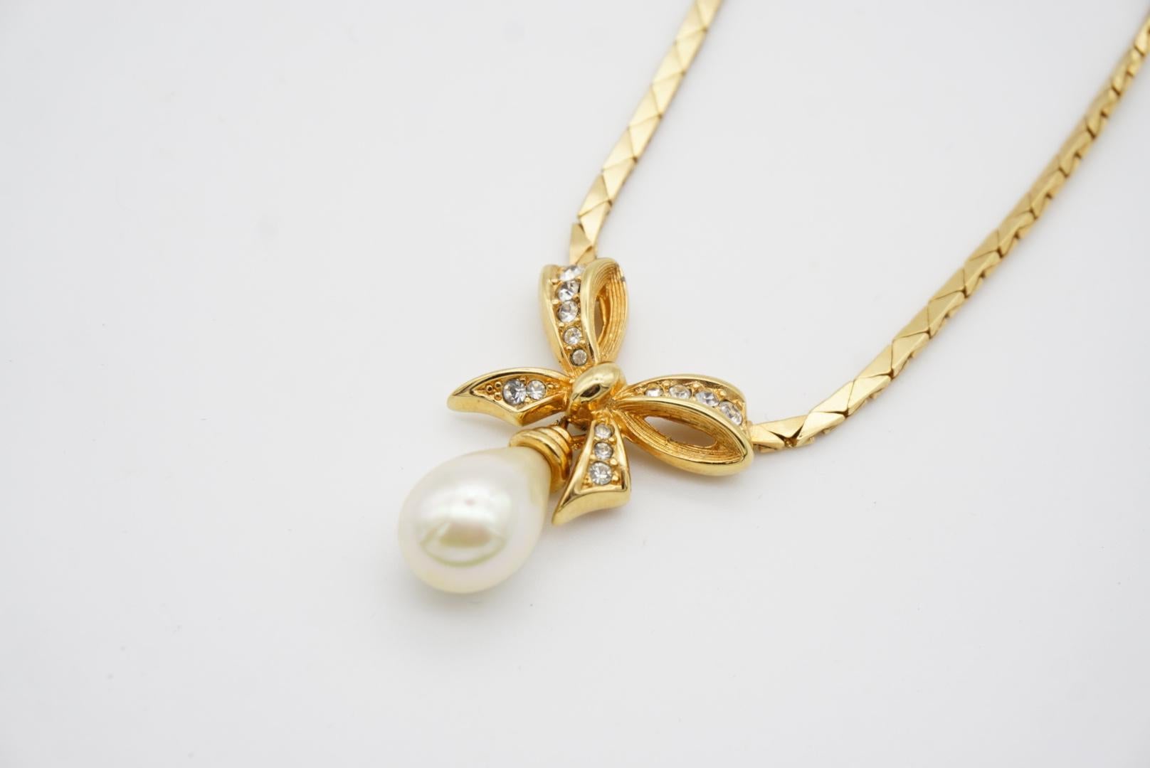 Christian Dior Vintage 1980s Crystals Bow Pearl Teardrop Gold Pendant Necklace For Sale 9