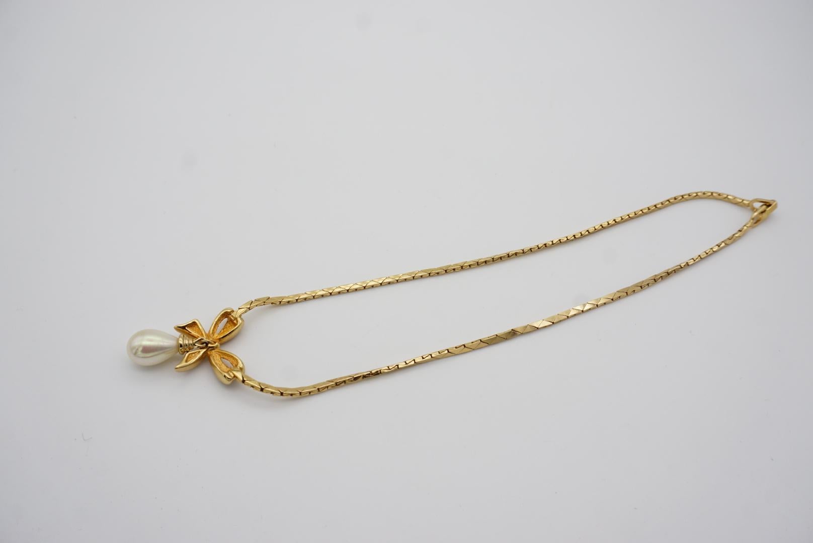 Christian Dior Vintage 1980s Crystals Bow Pearl Teardrop Gold Pendant Necklace For Sale 11