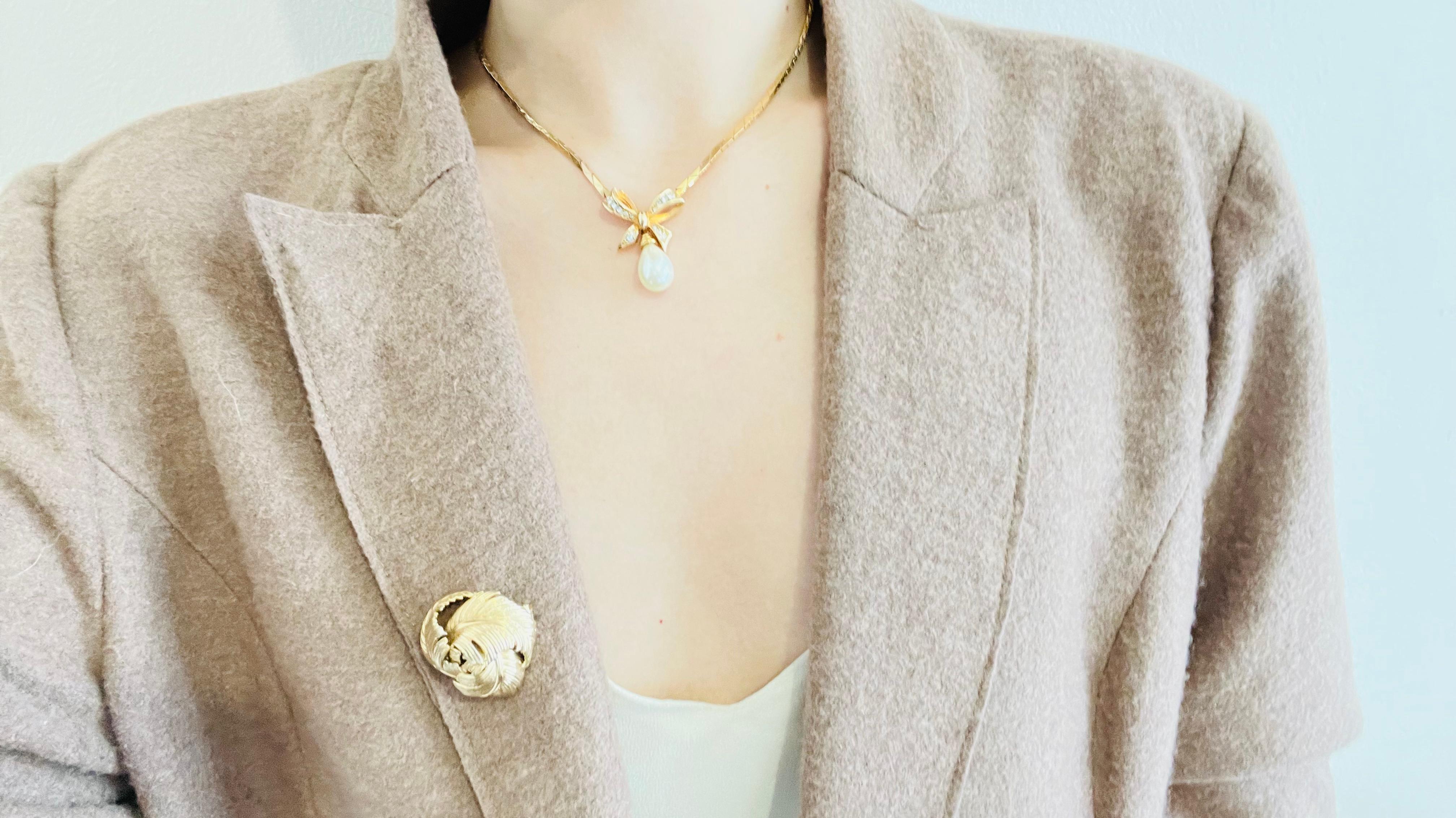 Christian Dior Vintage 1980s Crystals Bow Pearl Teardrop Gold Pendant Necklace For Sale 3