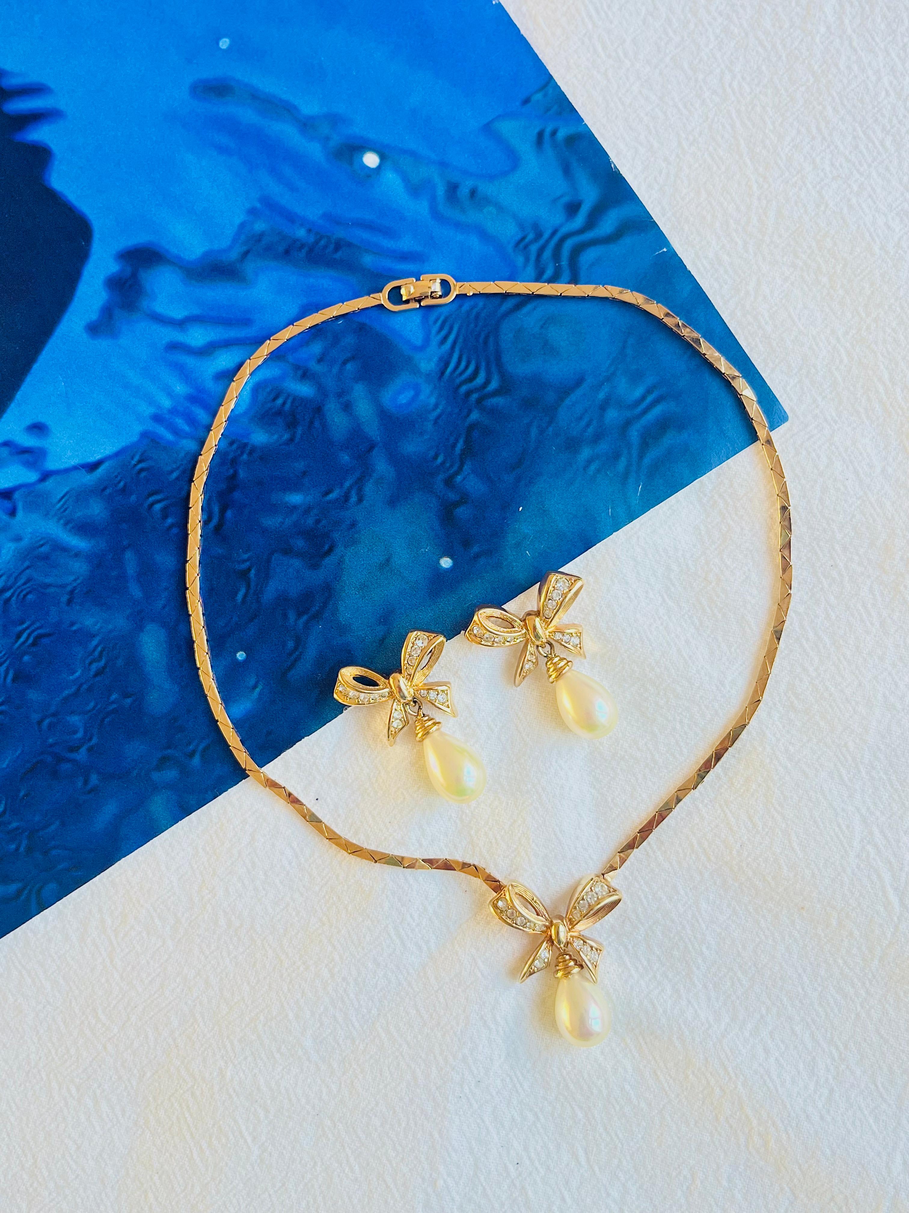 Christian Dior Vintage 1980s Crystals Bow Pearl Teardrop Set Necklace Earrings In Excellent Condition For Sale In Wokingham, England
