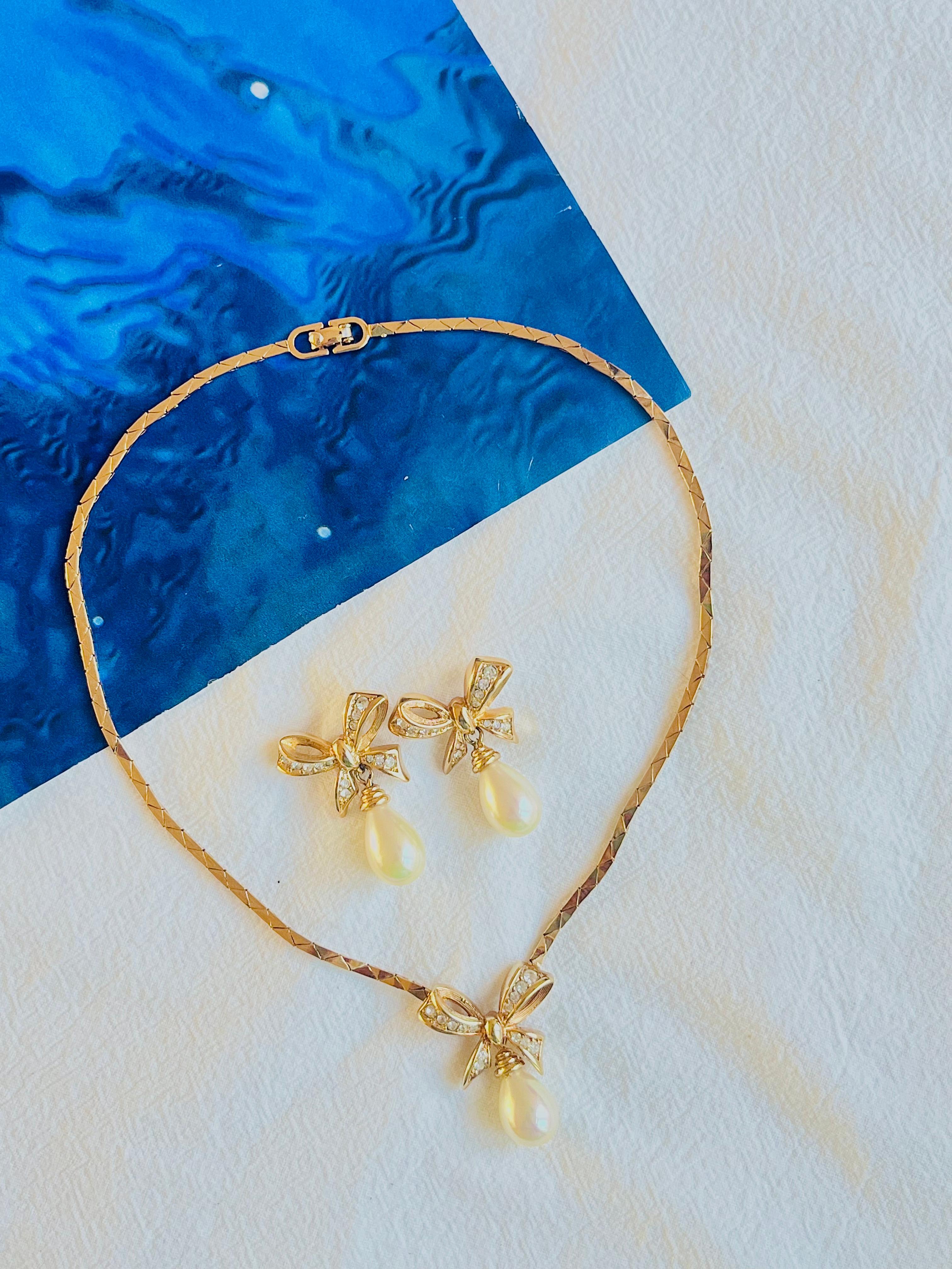 Women's or Men's Christian Dior Vintage 1980s Crystals Bow Pearl Teardrop Set Necklace Earrings
