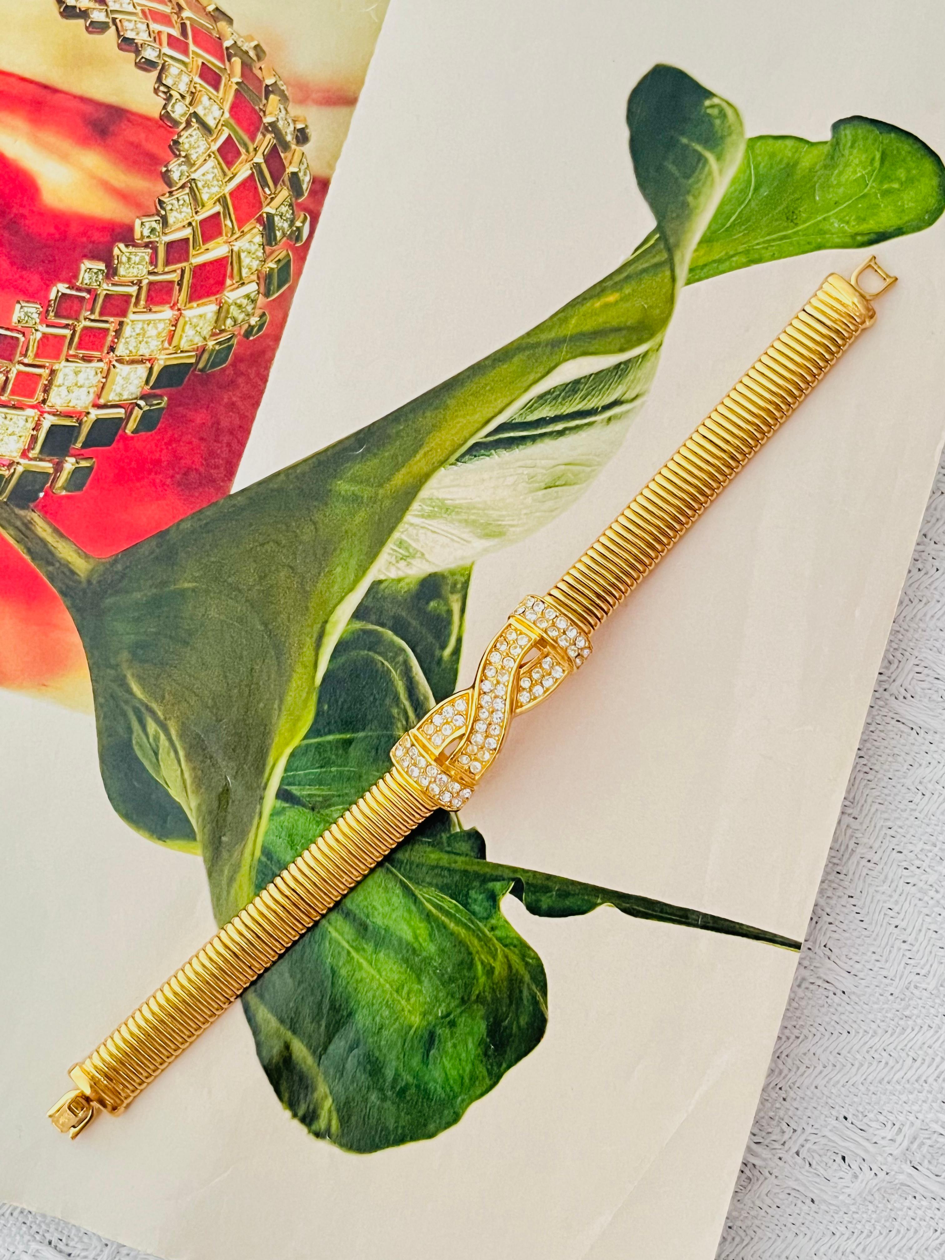 Christian Dior Bracciale vintage anni '80 con cristalli, croce e Omega a nastro In condizioni ottime in vendita a Wokingham, England