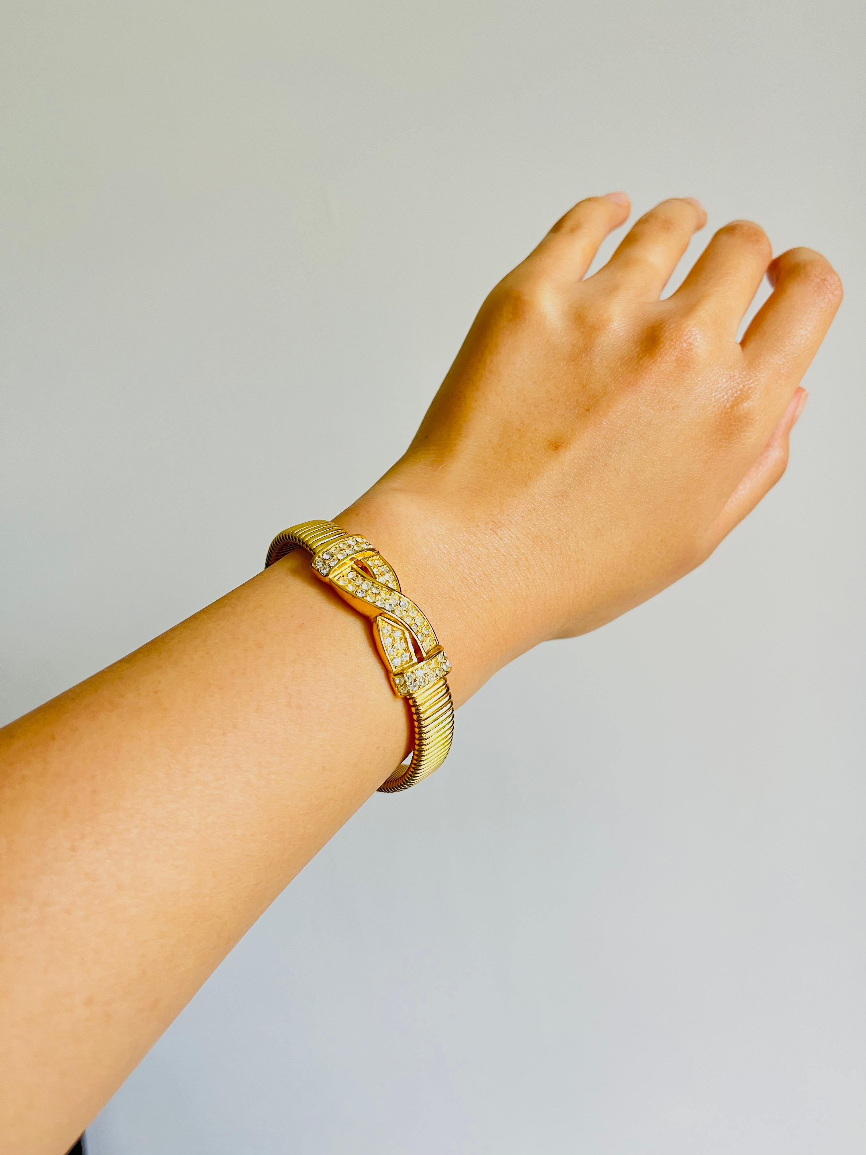 da uomo o donna Christian Dior Bracciale vintage anni '80 con cristalli, croce e Omega a nastro in vendita