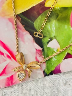 Christian Dior Collana vintage anni '80 con cristalli, nodo, fiocco, goccia, cuore e amore
