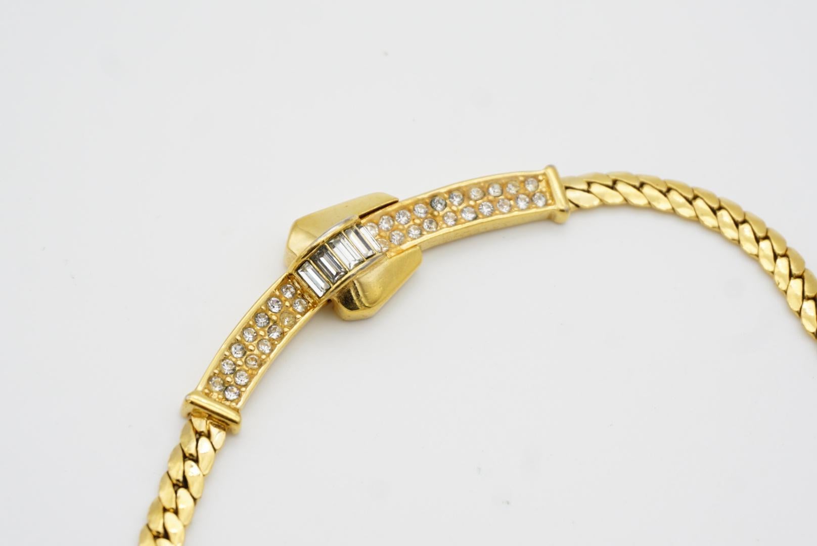 Christian Dior Vintage 1980s Crystals Lock Long Bar Twist Pendant Gold Necklace For Sale 5