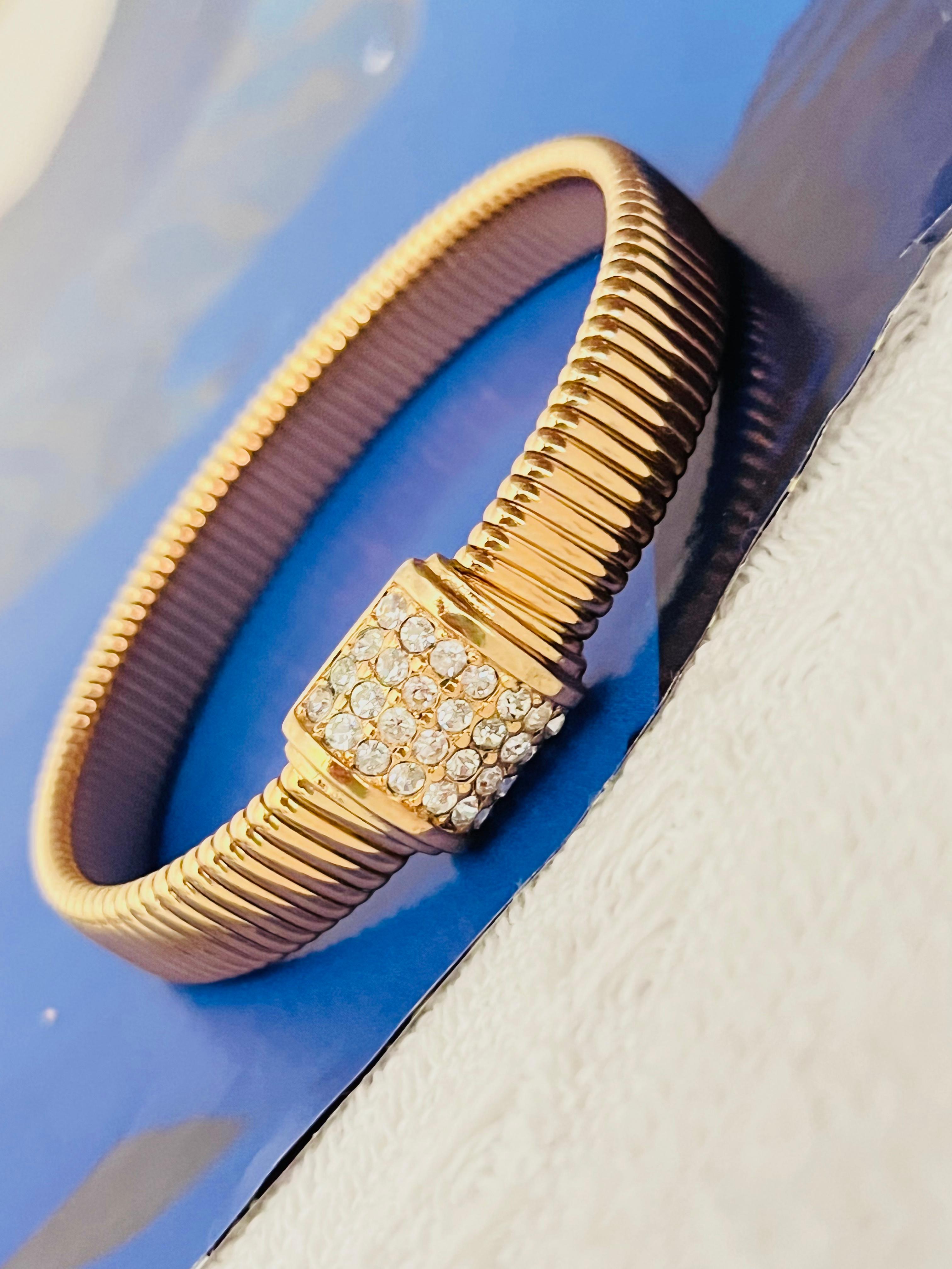 Christian Dior Bracciale Omega Regolabile Vintage 1980 con Cristalli Quadrati e Charm In condizioni ottime in vendita a Wokingham, England