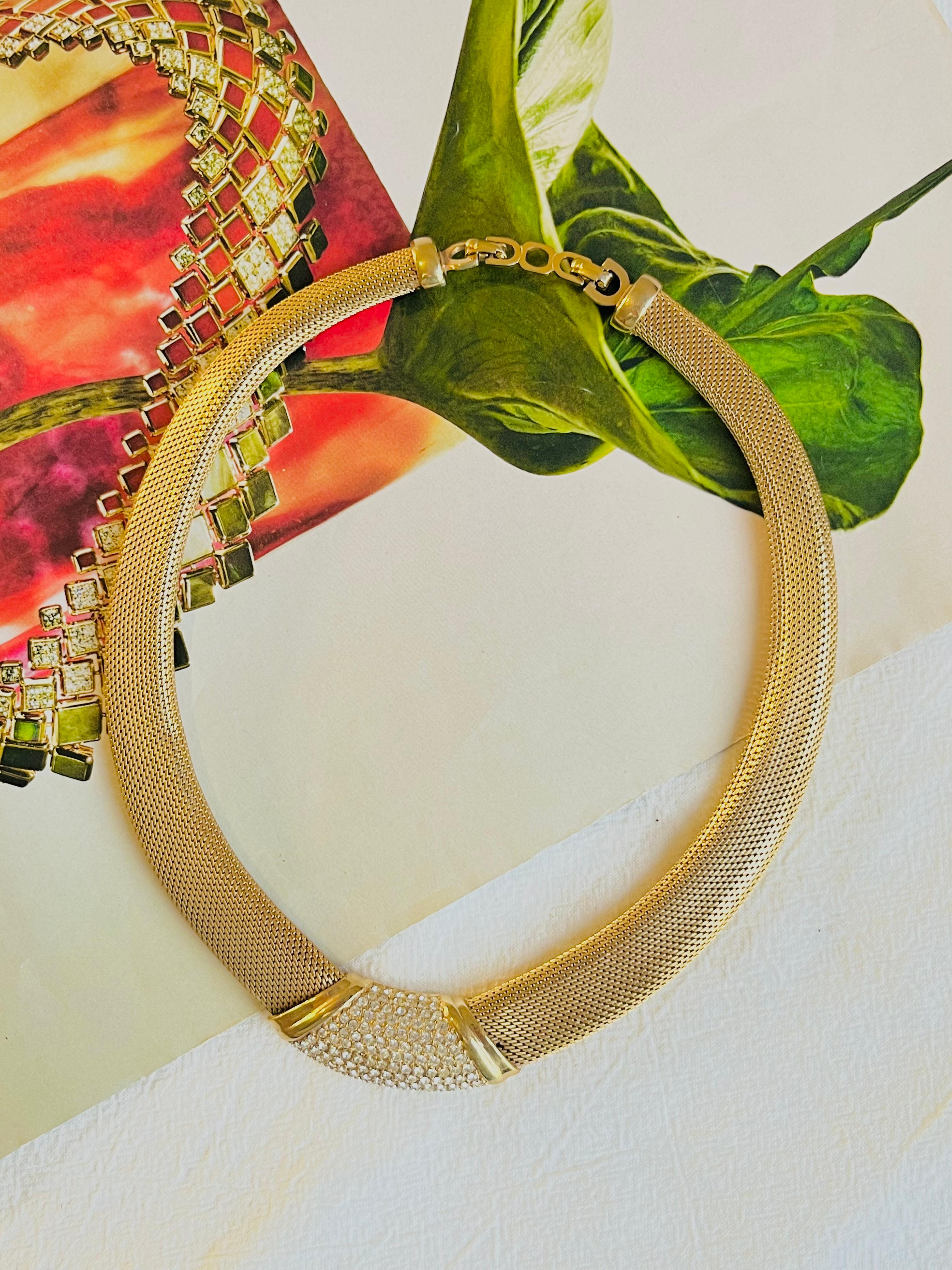 Femenino o masculino Christian Dior Vintage 1980s Crystals Wide Chunky Woven Mesh Omega Necklace en venta