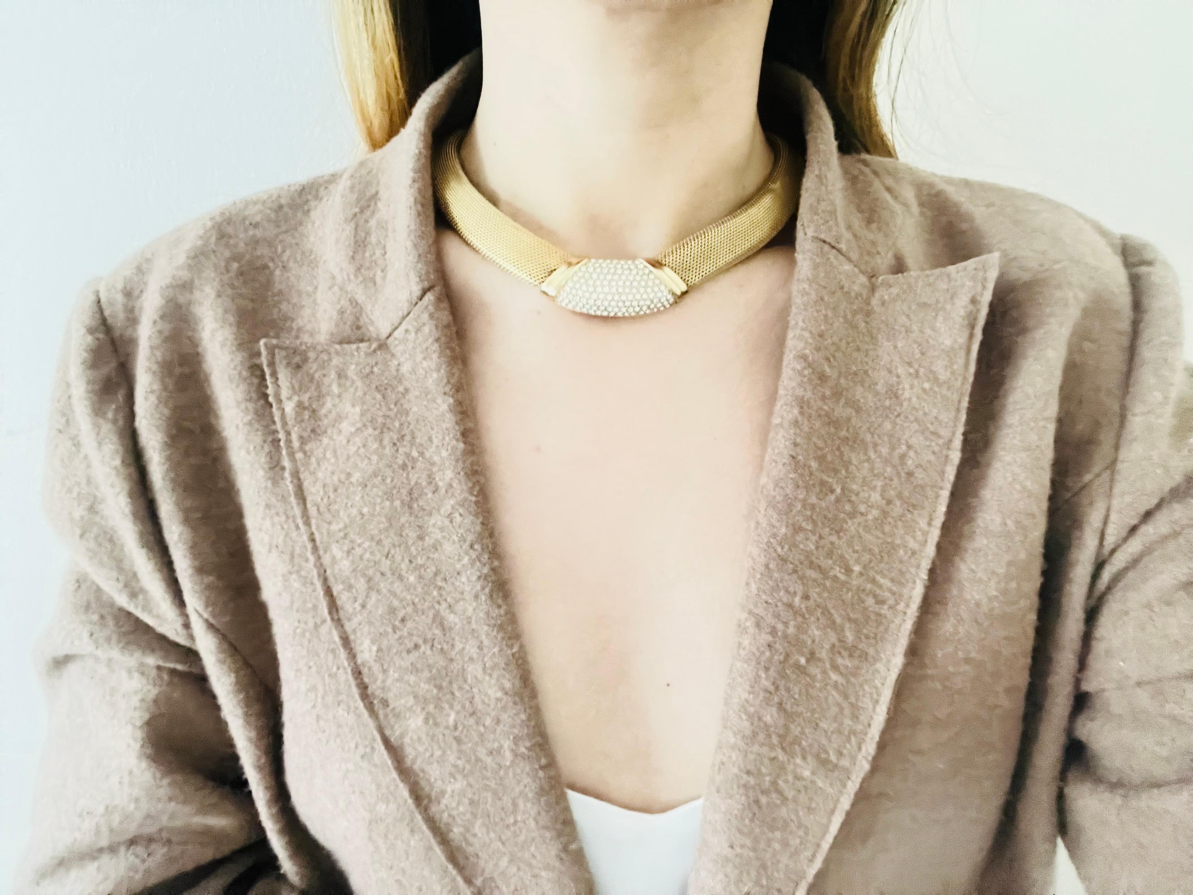 Christian Dior Vintage 1980s Crystals Wide Chunky Woven Mesh Omega Necklace en venta 4