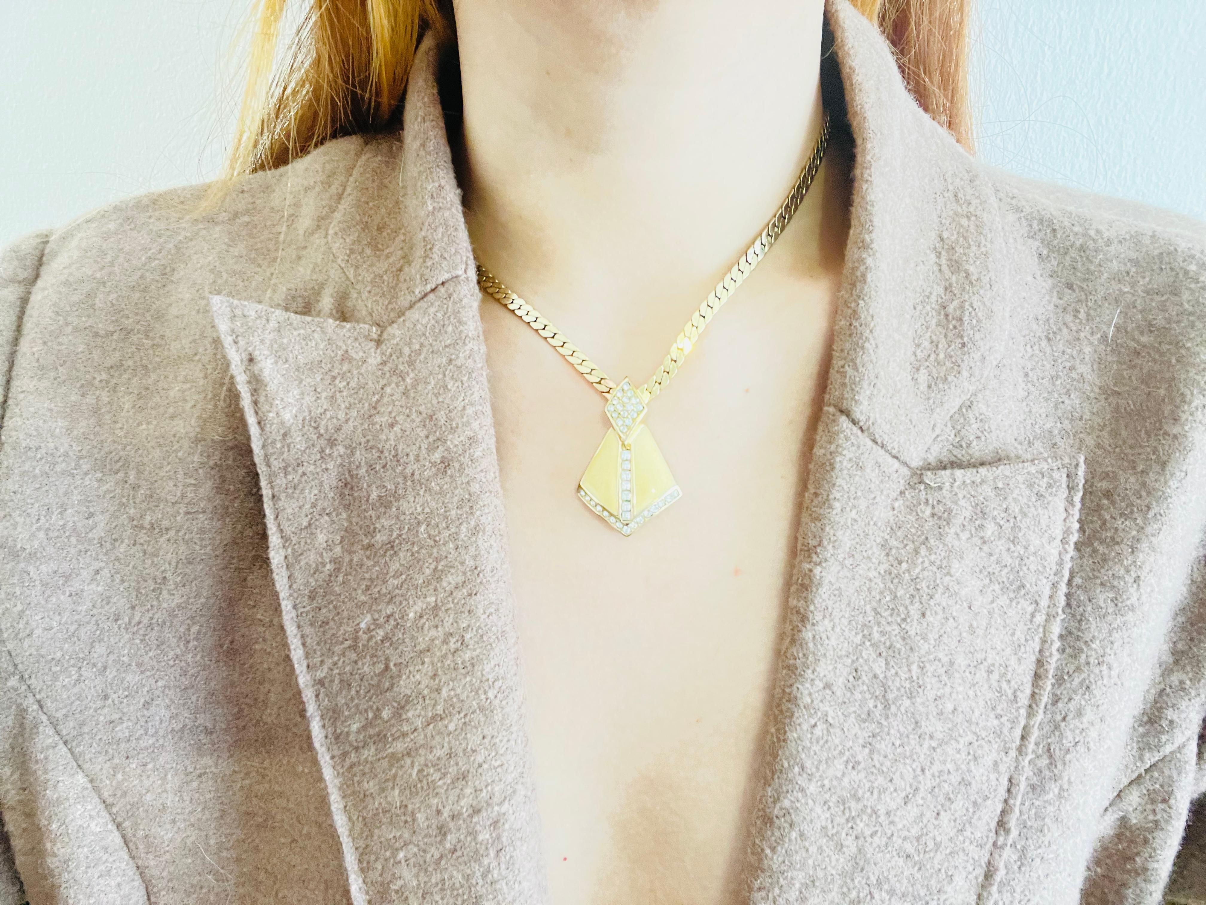 Christian Dior Vintage 1980er Jahre Halskette mit schildkrötenförmigem Schildkristall-Anhänger für Damen oder Herren im Angebot