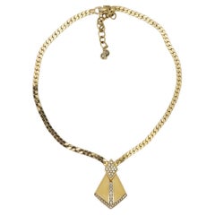 Christian Dior, collier pendentif épais vintage à cristaux en forme de bouclier avec écussons, années 1980
