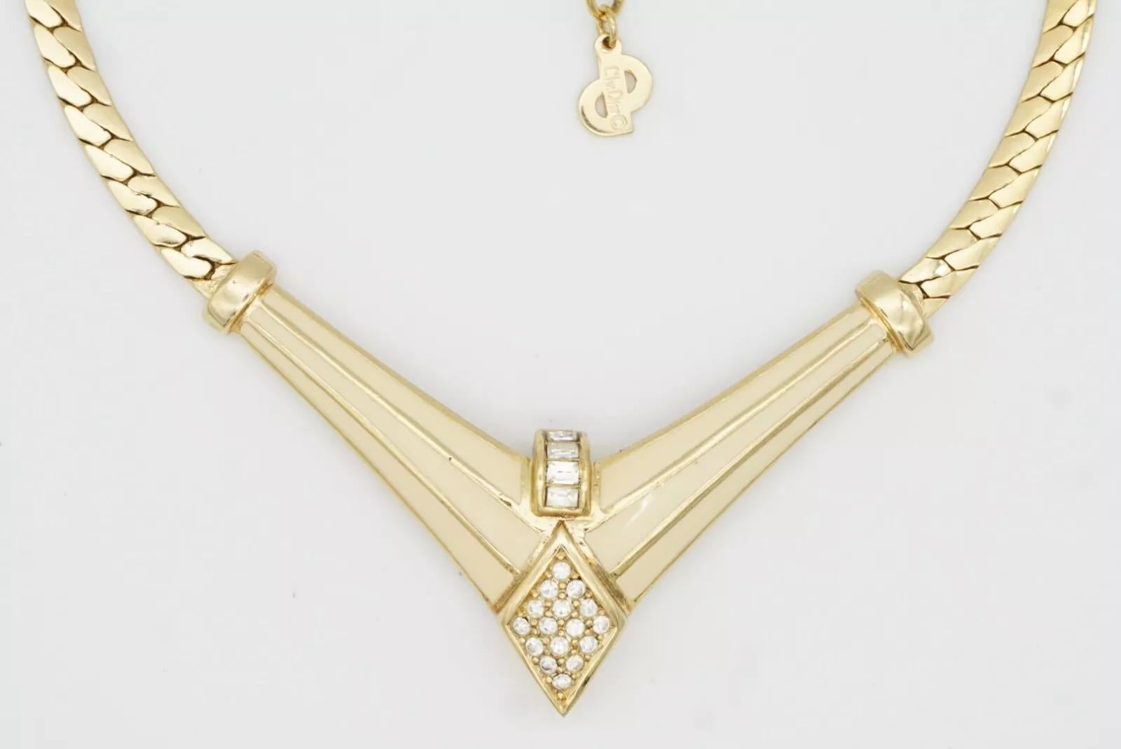 Christian Dior Vintage 1980s Diamond Crystals Beige Triangle Pendant Necklace For Sale 12