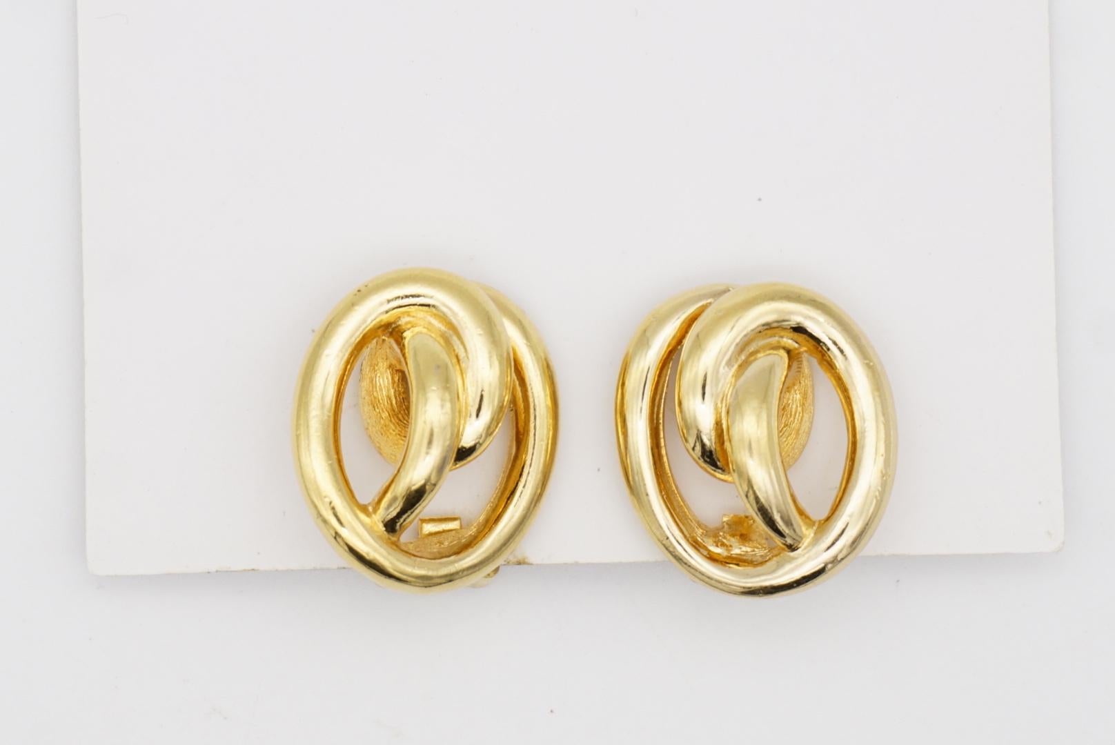 Christian Dior Vintage 1980s Double Knot Rope Interlock Openwork Clip Earrings For Sale 2