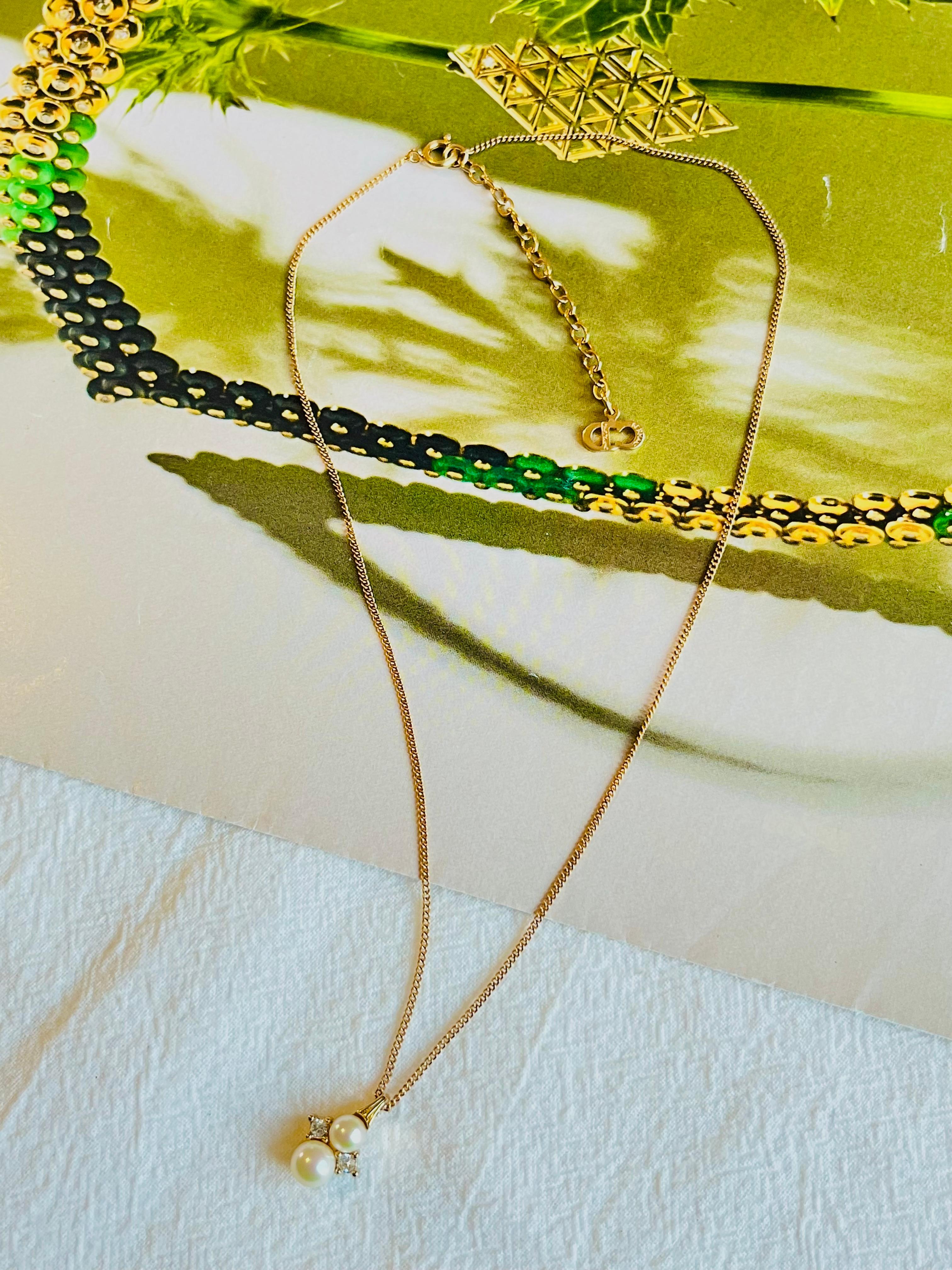 Christian Dior Vintage 1980s Double Pearls Crystals Elegant Gold Chain Necklace In Excellent Condition In Wokingham, England