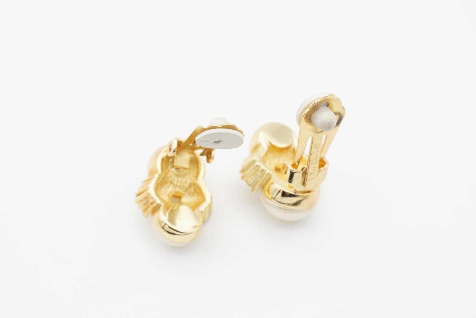 Christian Dior Clips d'oreilles vintage en or à double perle blanche et cristal des années 1980 en vente 3
