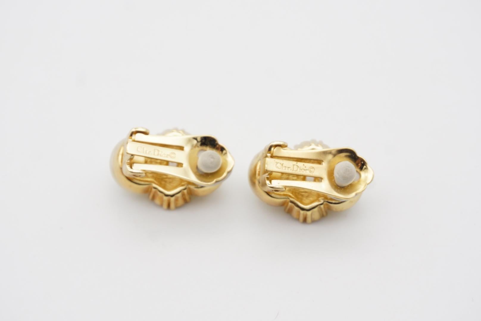 Christian Dior Vintage 1980s Double Round White Pearls Crystals Clip Earrings For Sale 6