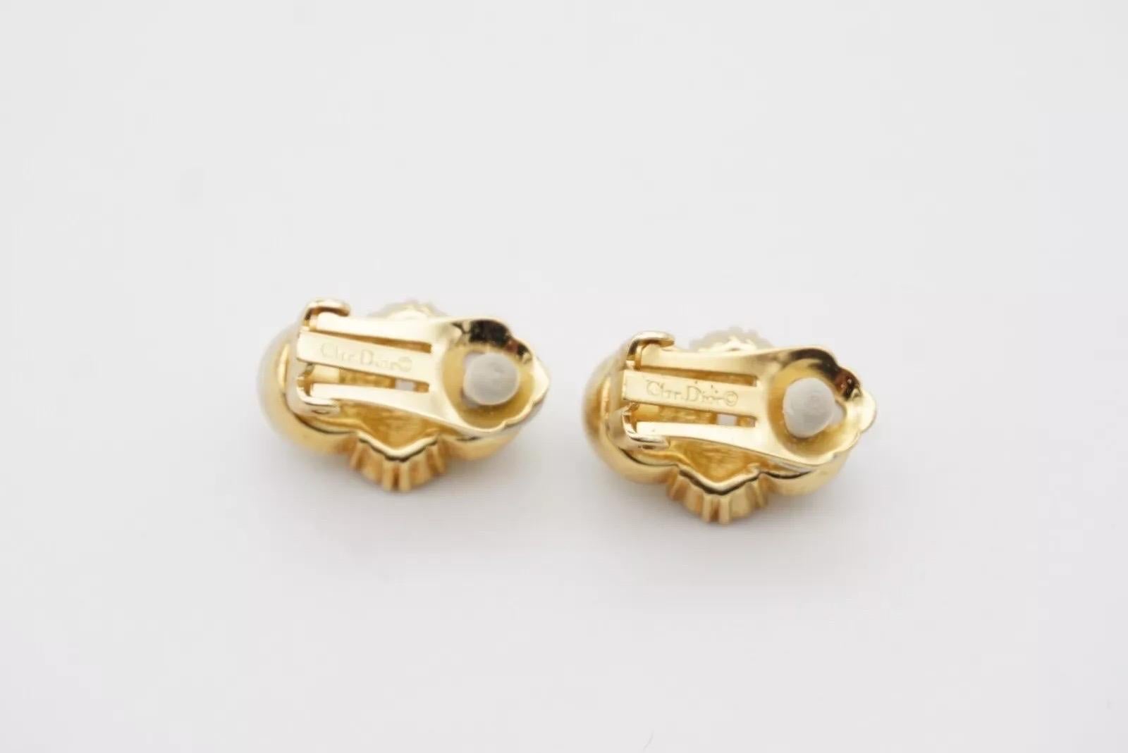 Christian Dior Vintage 1980s Double White Pearls Cluster Crystals Clip Earrings For Sale 8