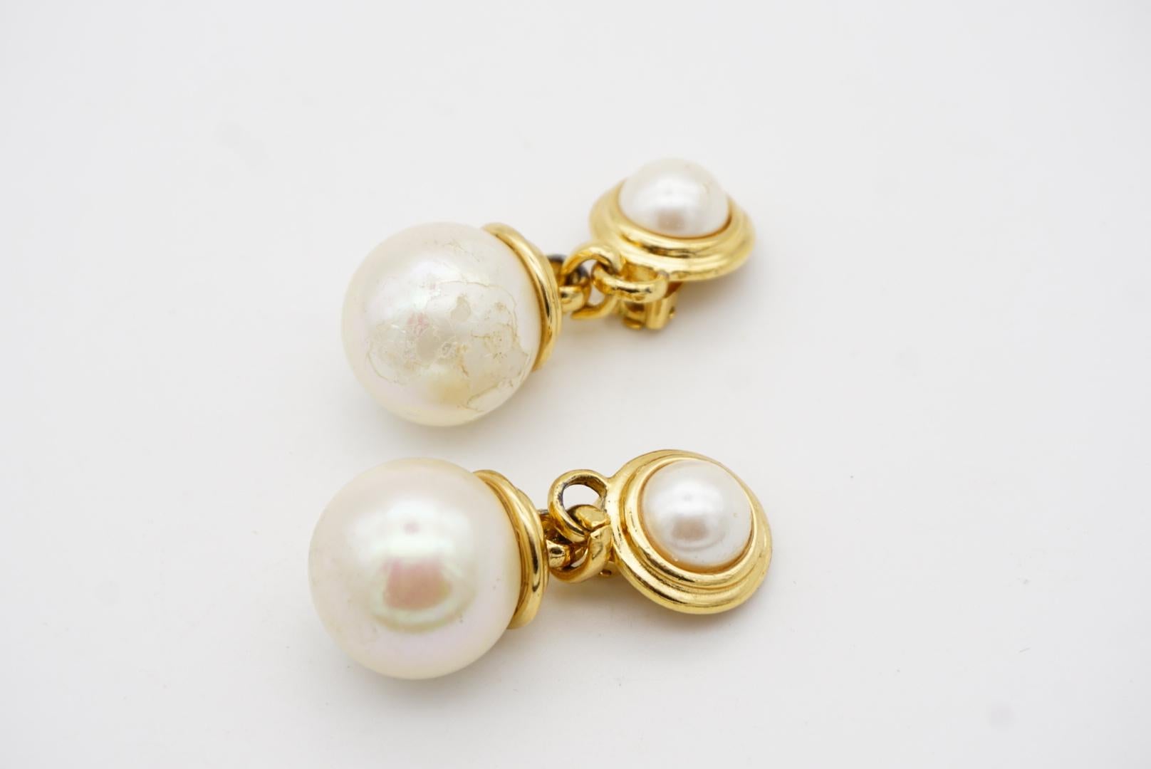 Christian Dior Vintage 1980s Double White Round Pearls Drop Gold Clip Earrings For Sale 4
